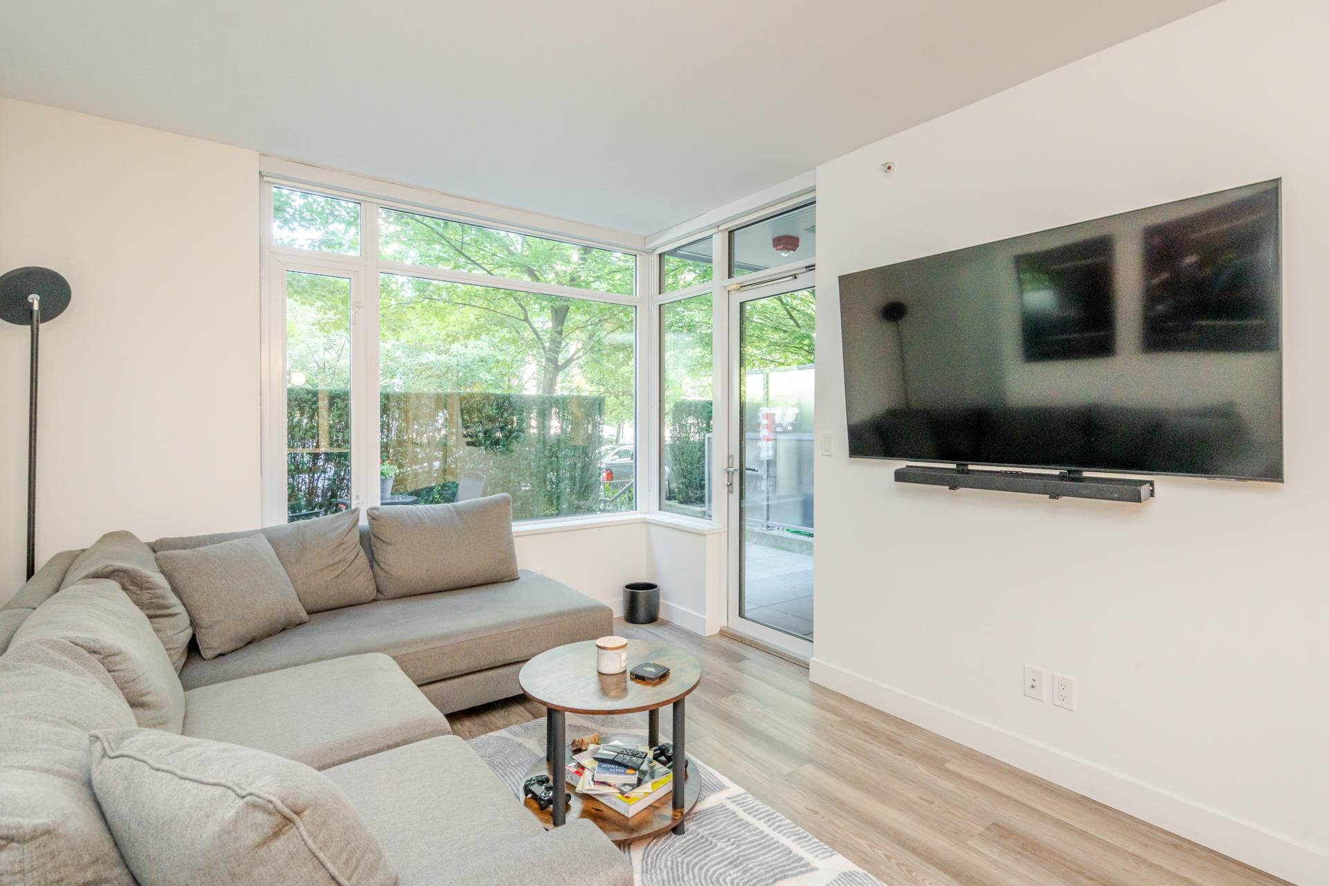 107 110 SWITCHMEN STREET