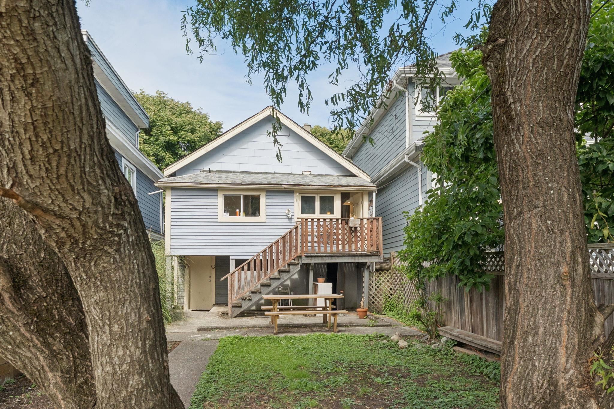 614 E 19TH AVENUE
