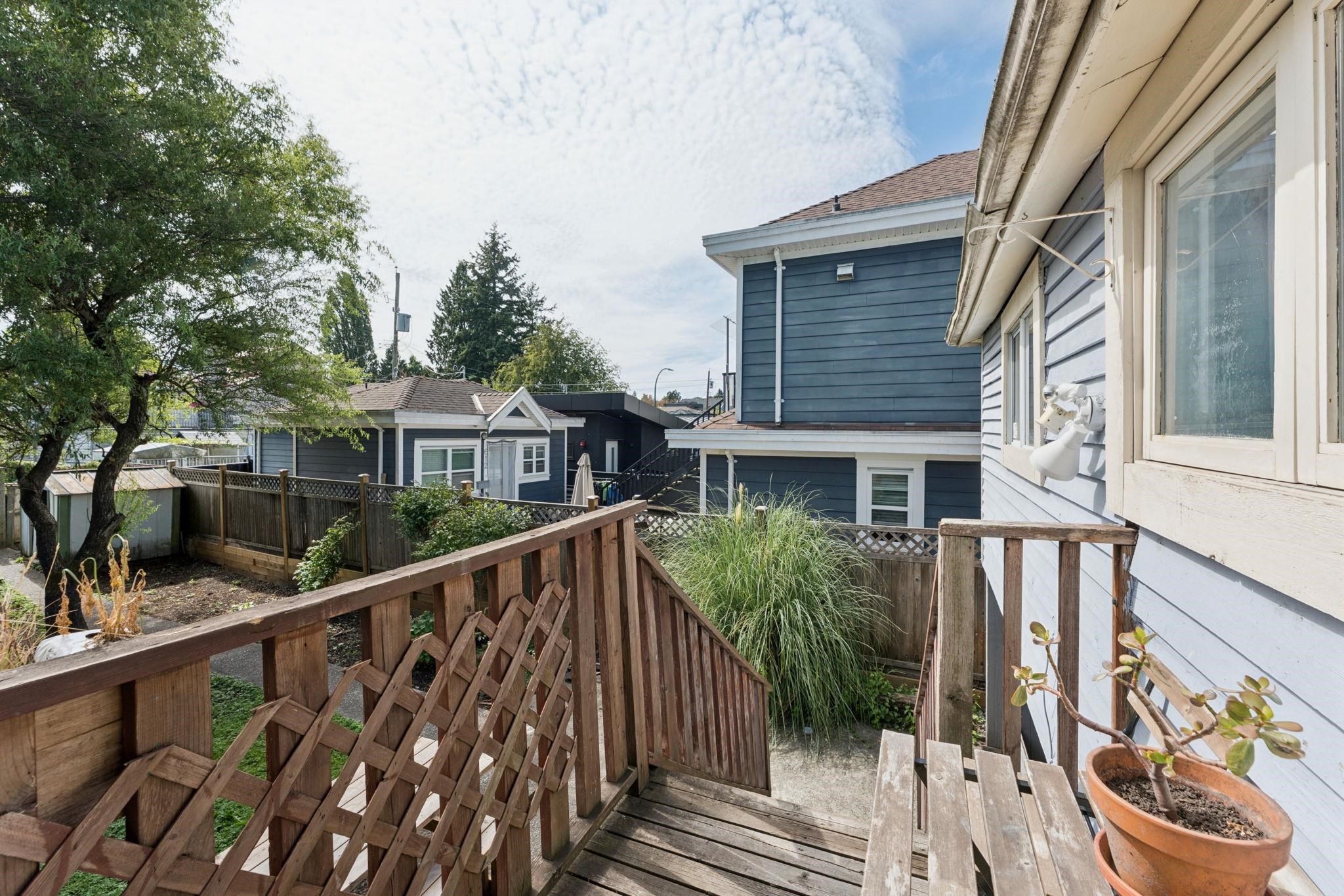 614 E 19TH AVENUE