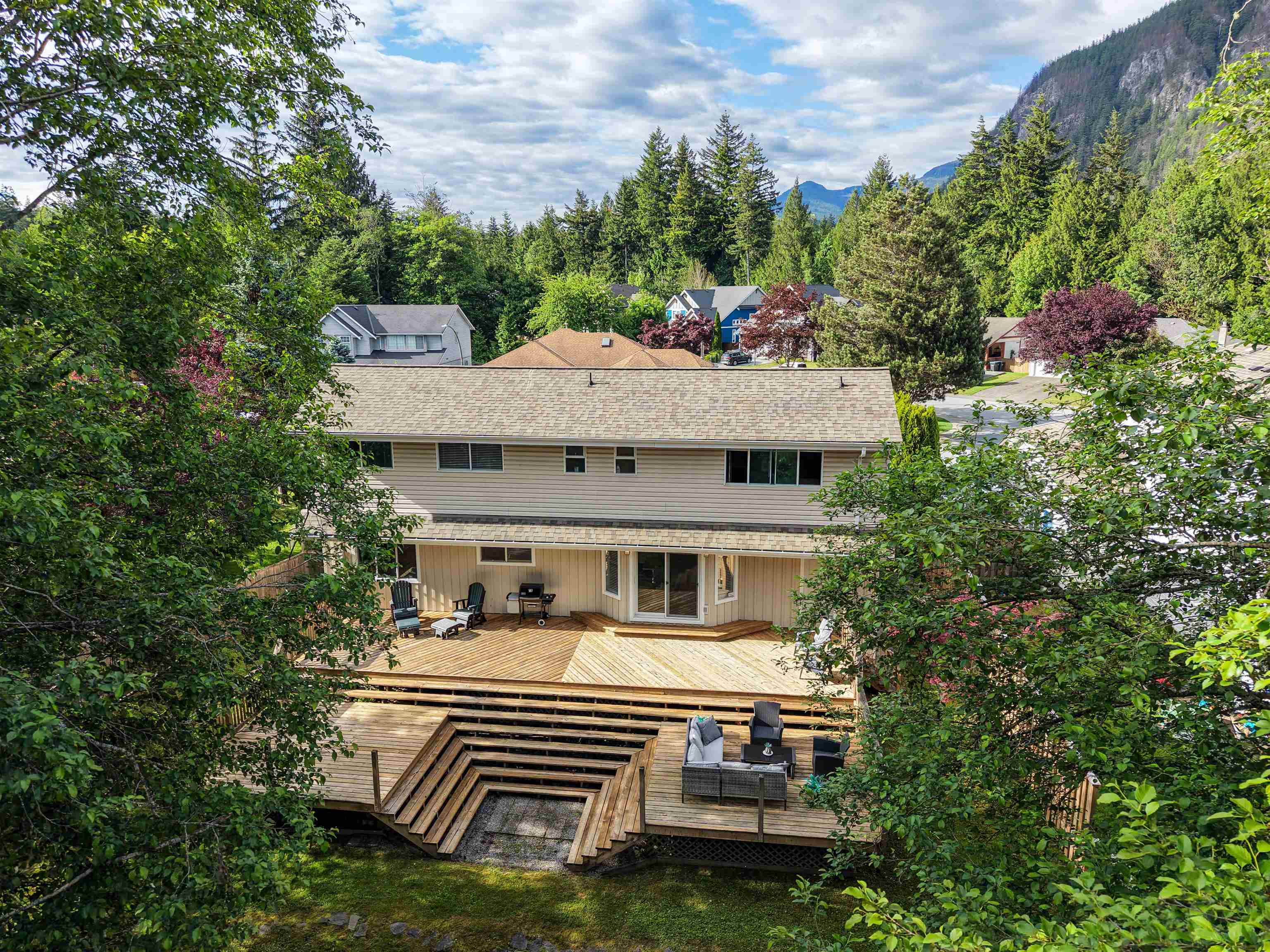 1510 MACDONALD PLACE