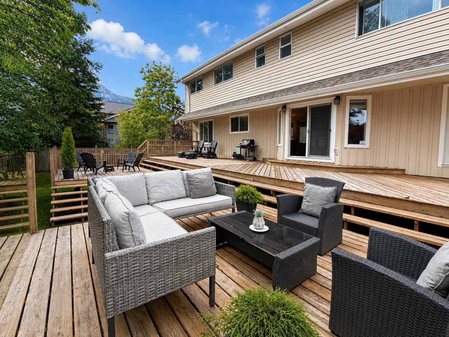 1510 MACDONALD PLACE