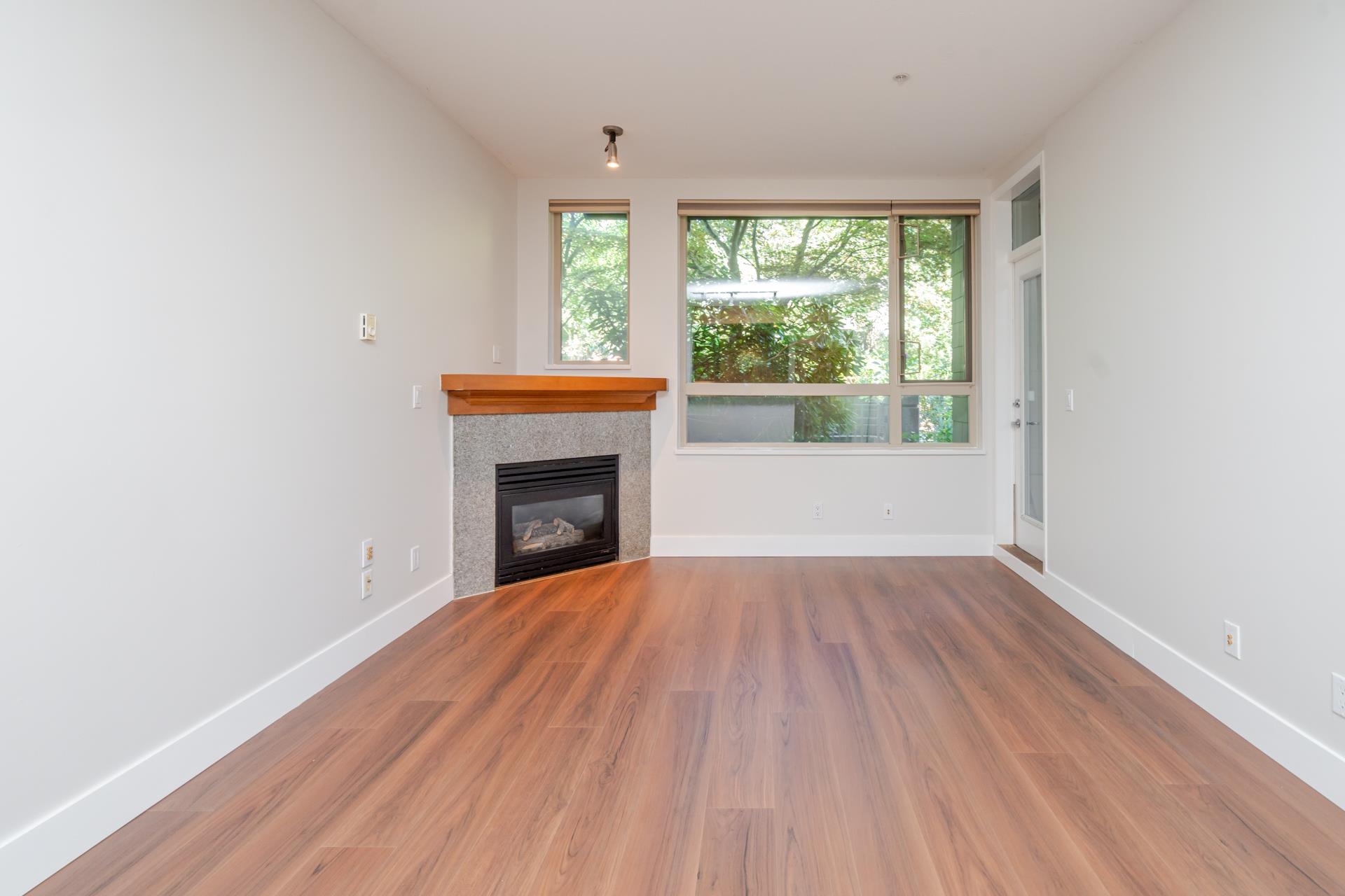 204 580 RAVEN WOODS DRIVE