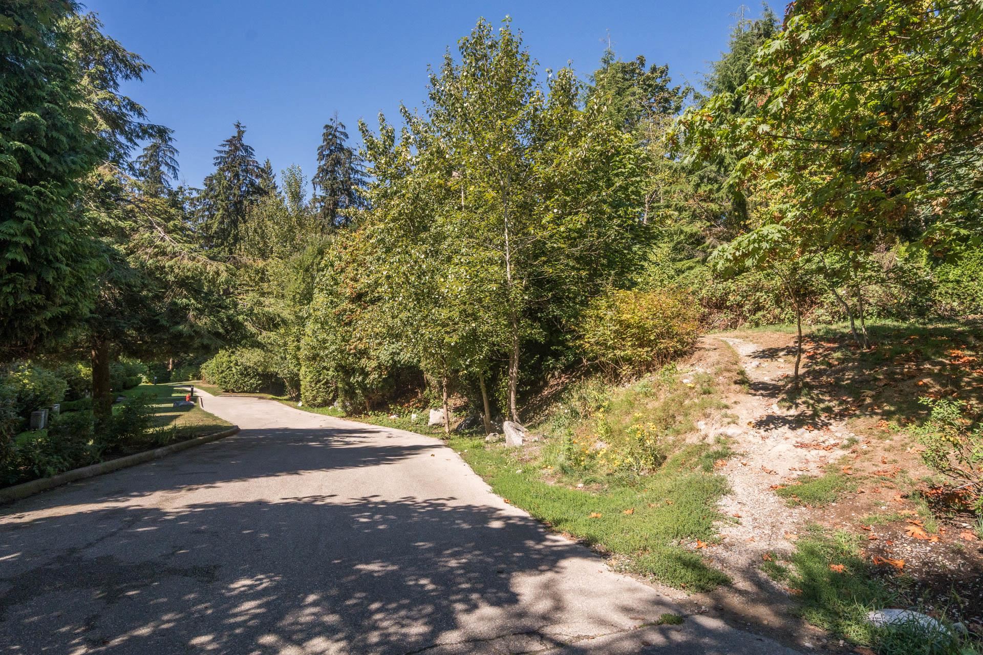 204 580 RAVEN WOODS DRIVE