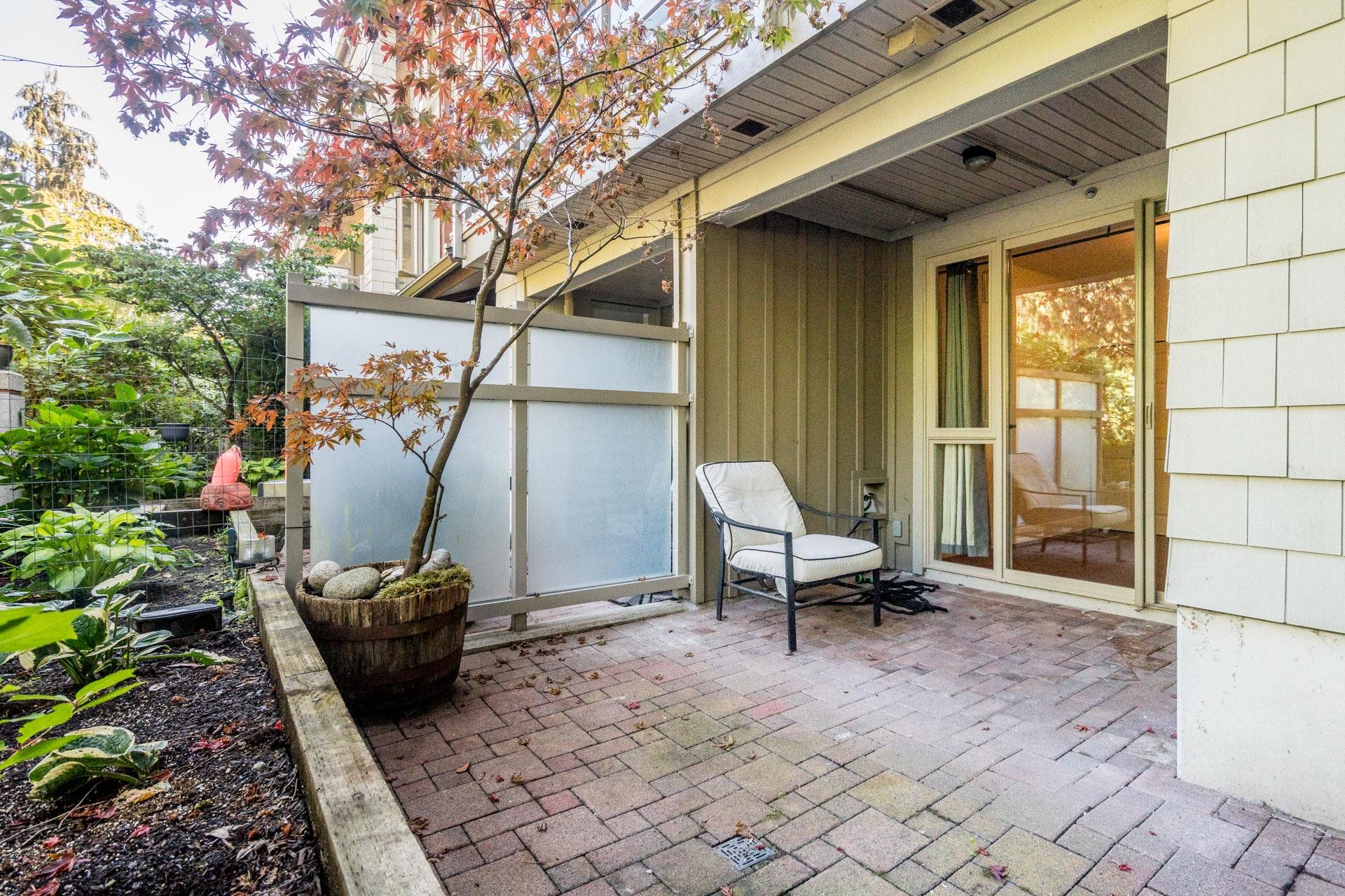 204 580 RAVEN WOODS DRIVE