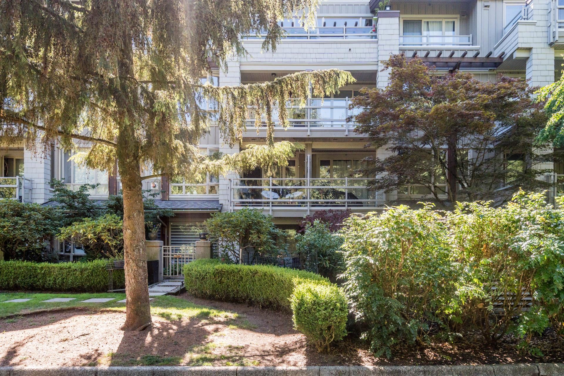 204 580 RAVEN WOODS DRIVE