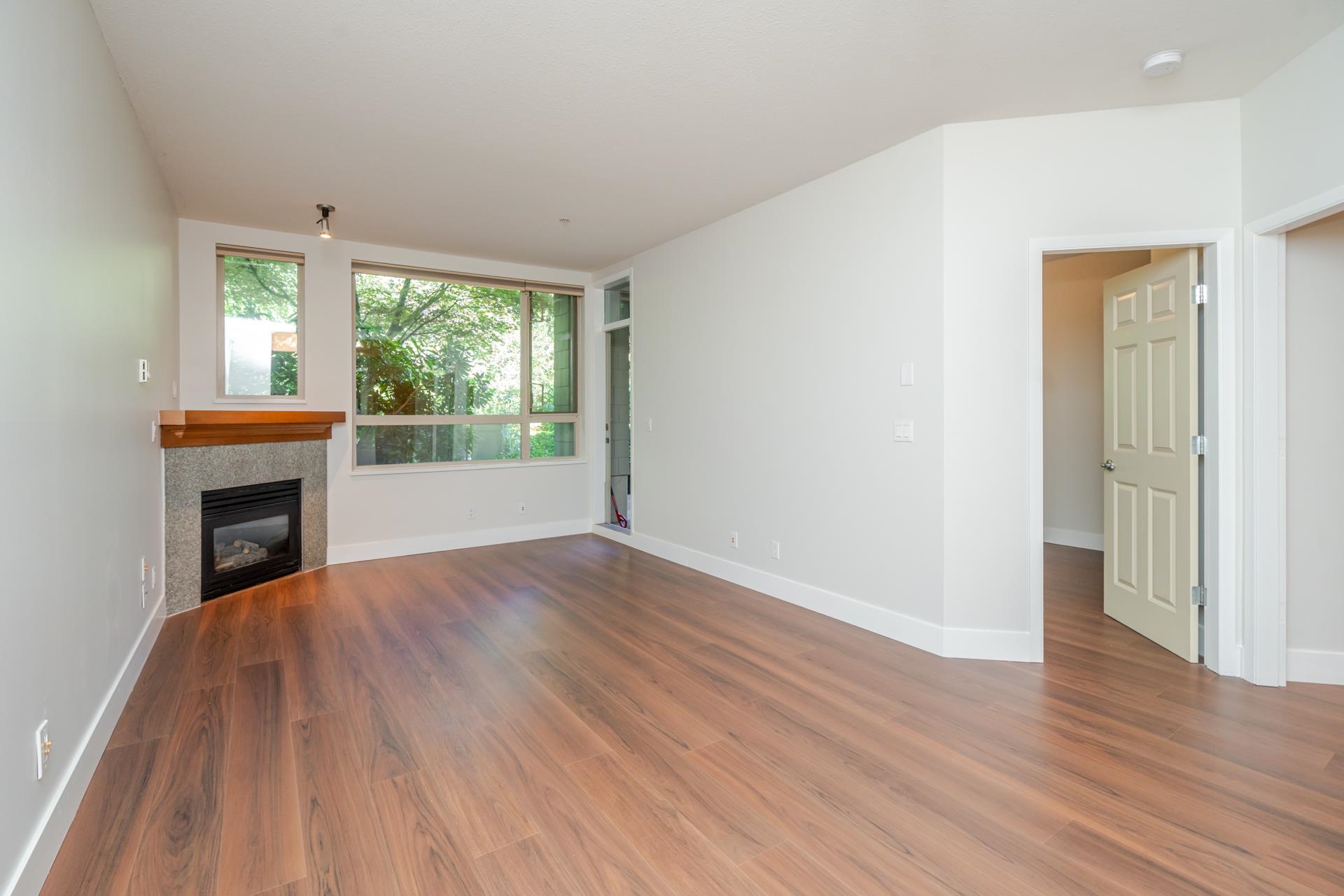 204 580 RAVEN WOODS DRIVE
