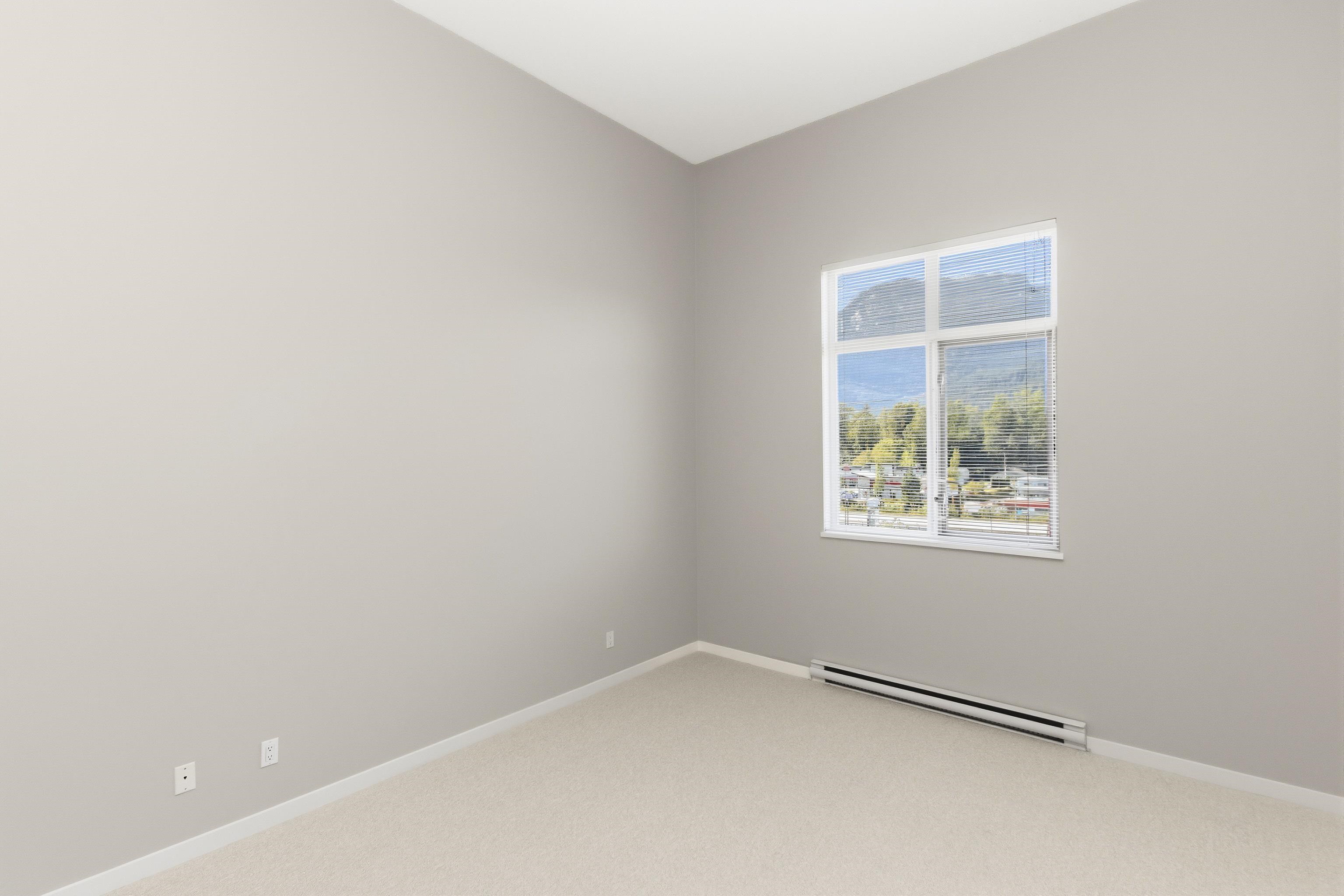 419 40437 TANTALUS ROAD
