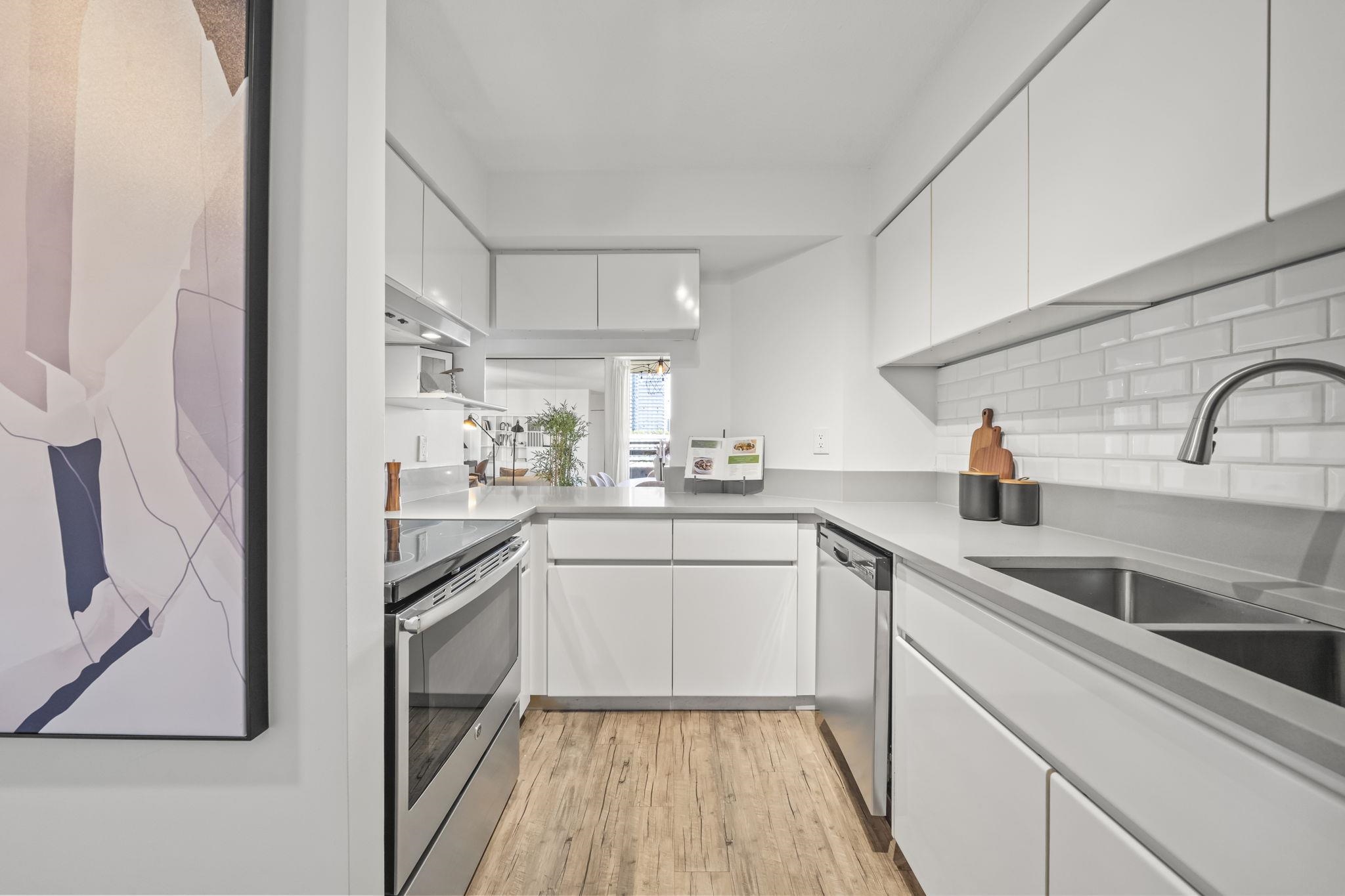 1504 3771 BARTLETT COURT