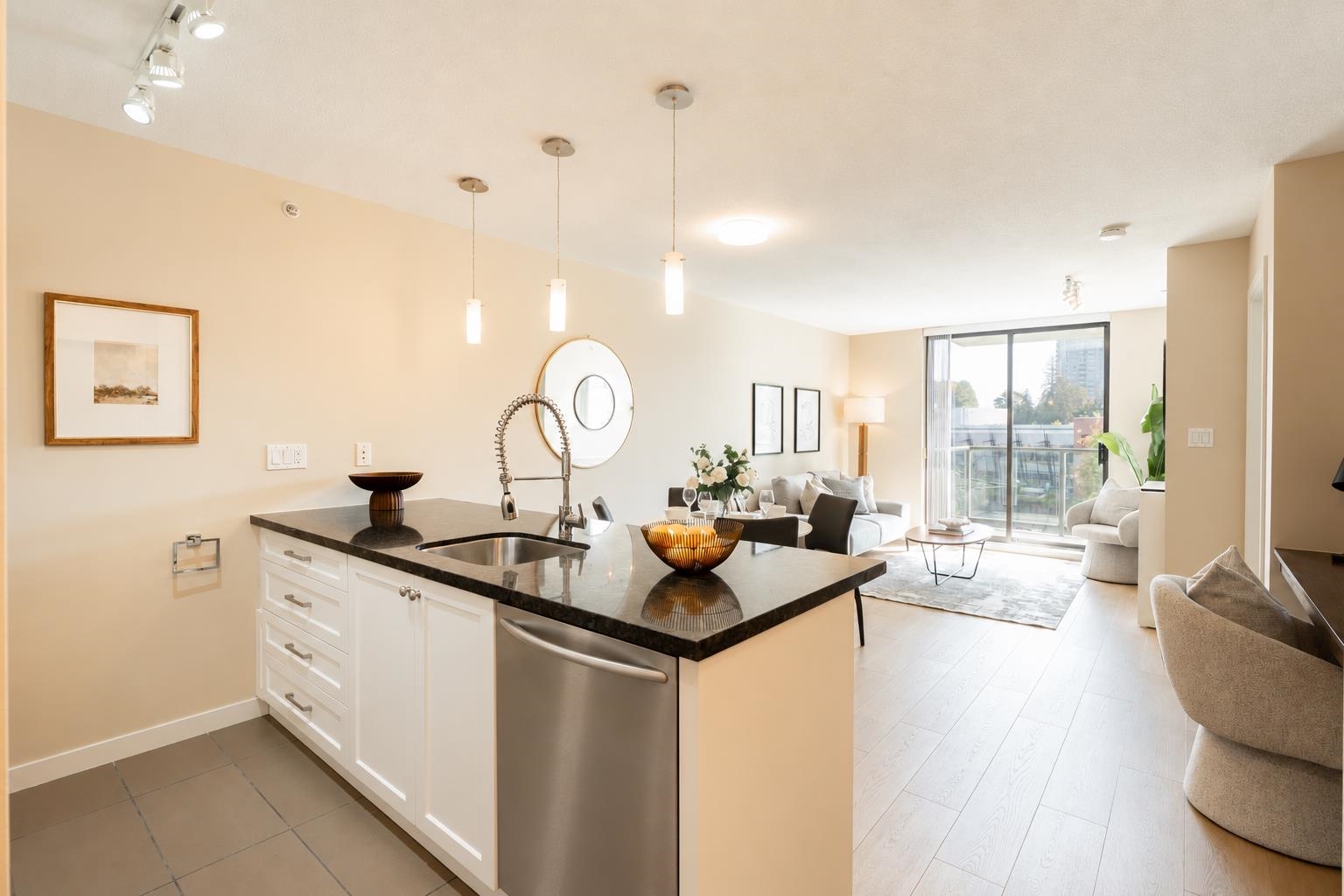 608 2982 BURLINGTON DRIVE