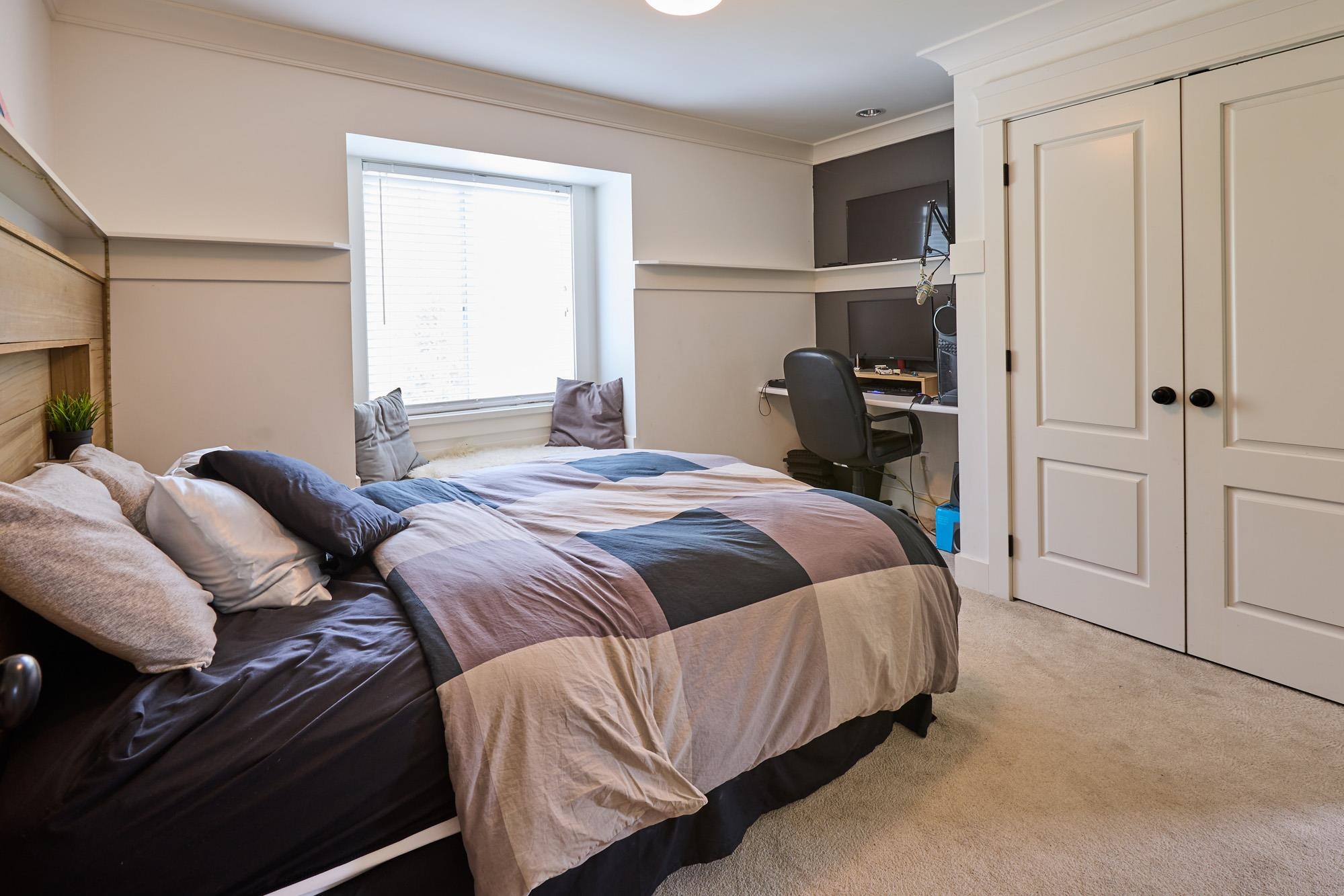 1001 JAY CRESCENT