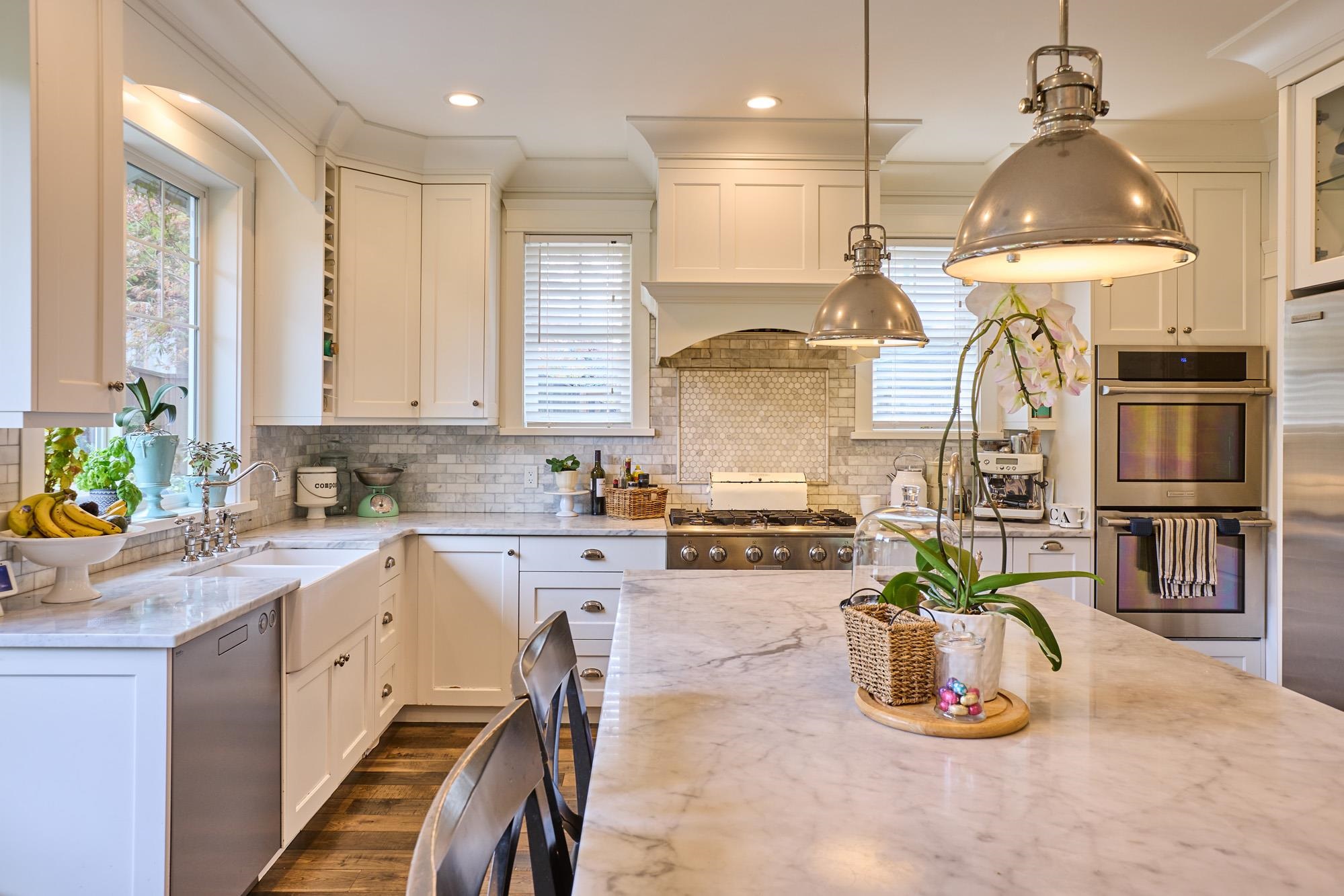 1001 JAY CRESCENT