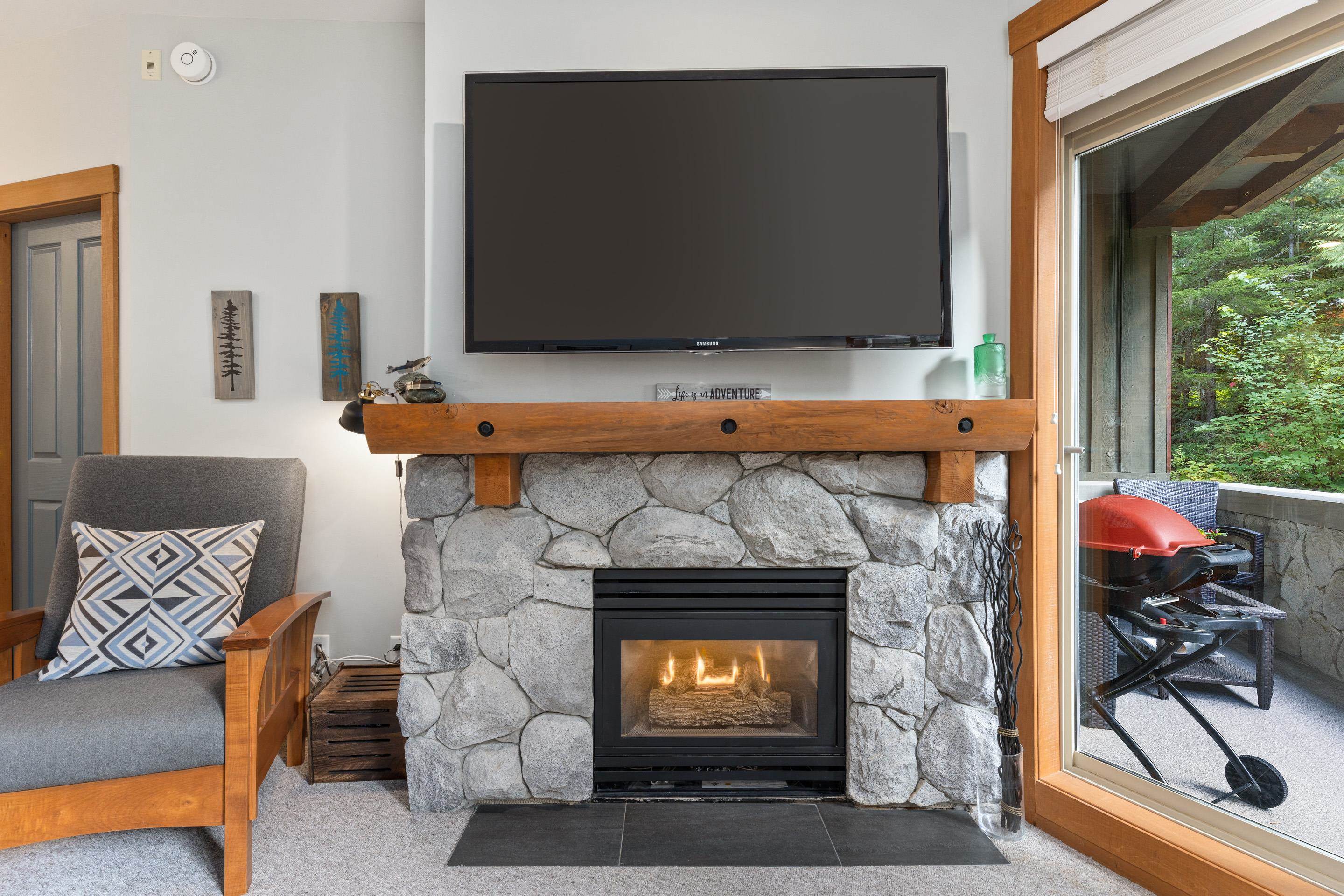 222 4660 BLACKCOMB WAY