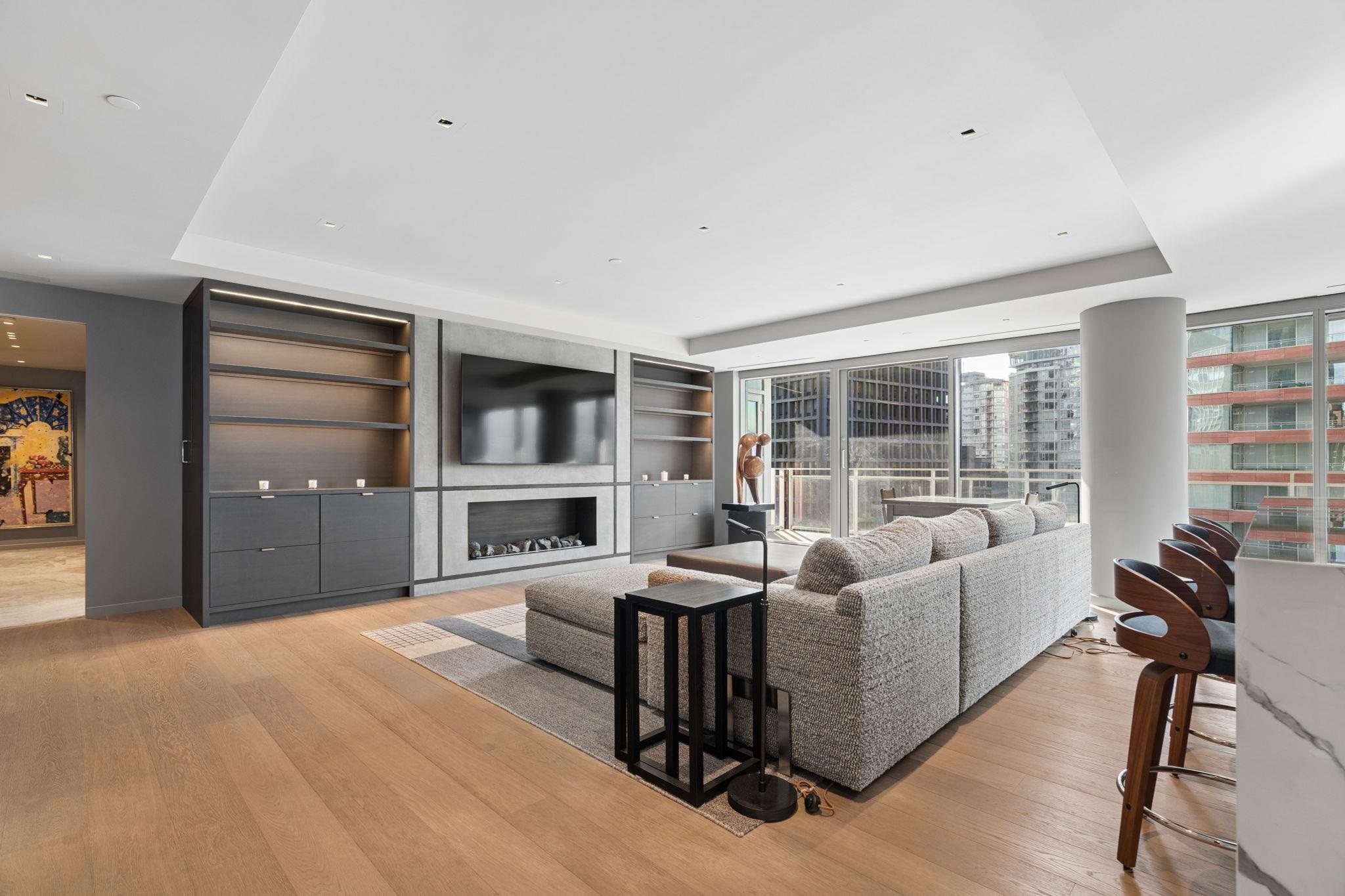 1701 1139 W CORDOVA STREET
