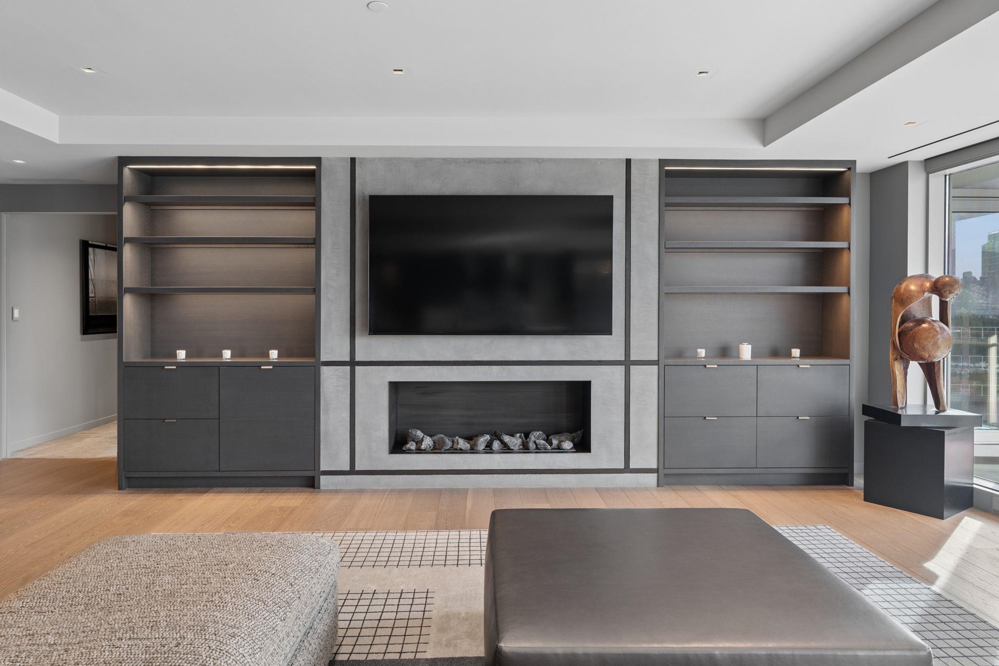 1701 1139 W CORDOVA STREET