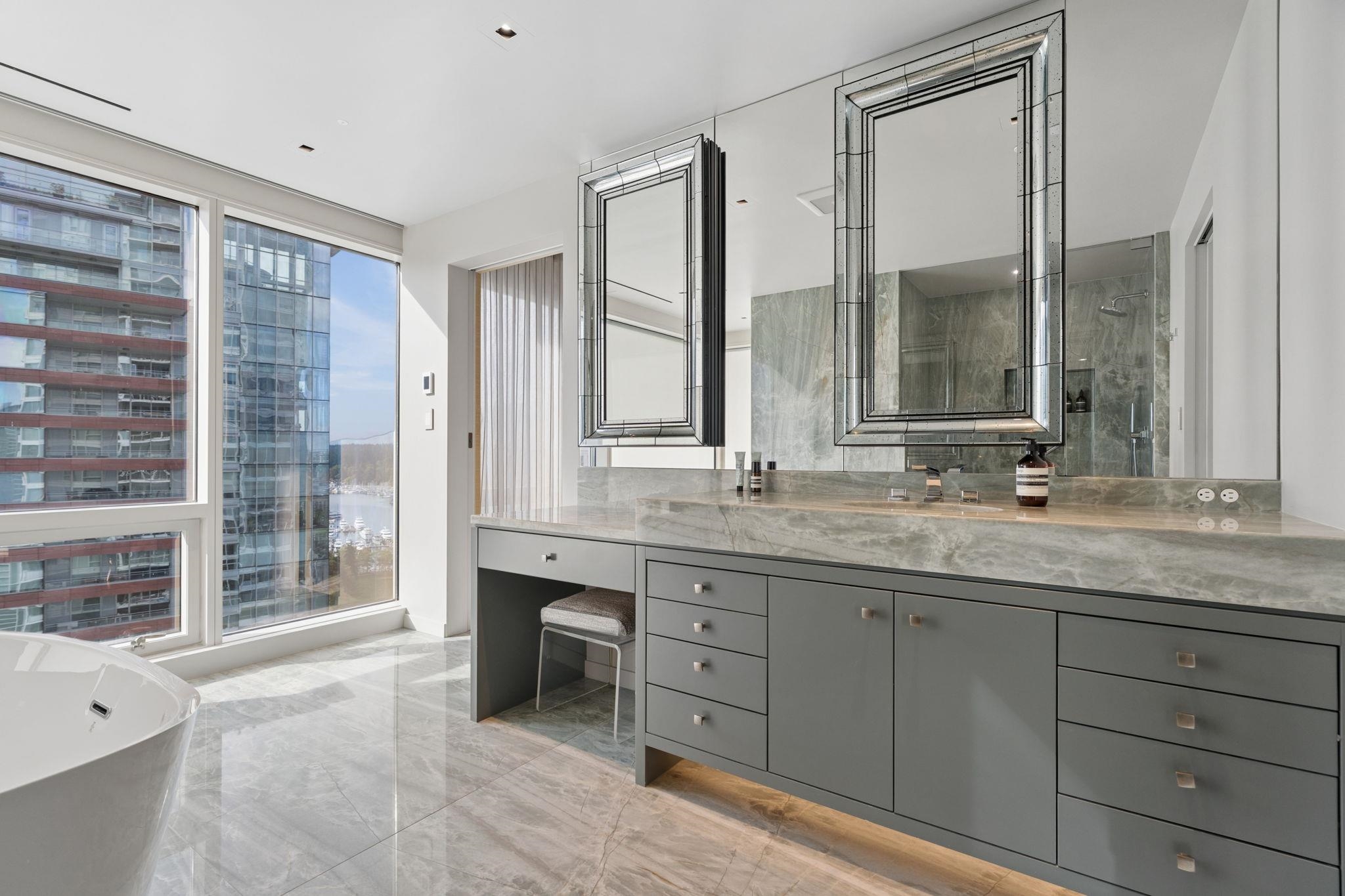 1701 1139 W CORDOVA STREET