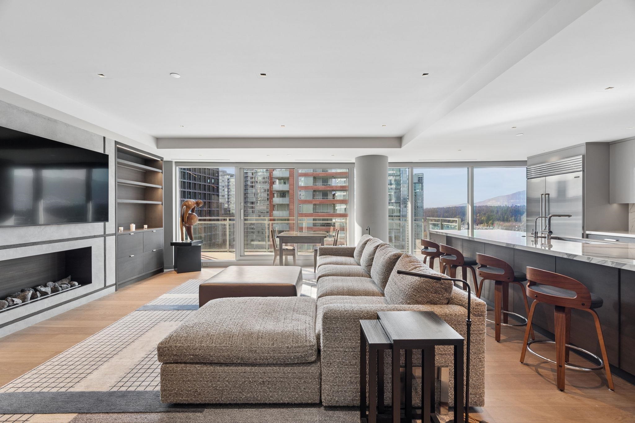 1701 1139 W CORDOVA STREET