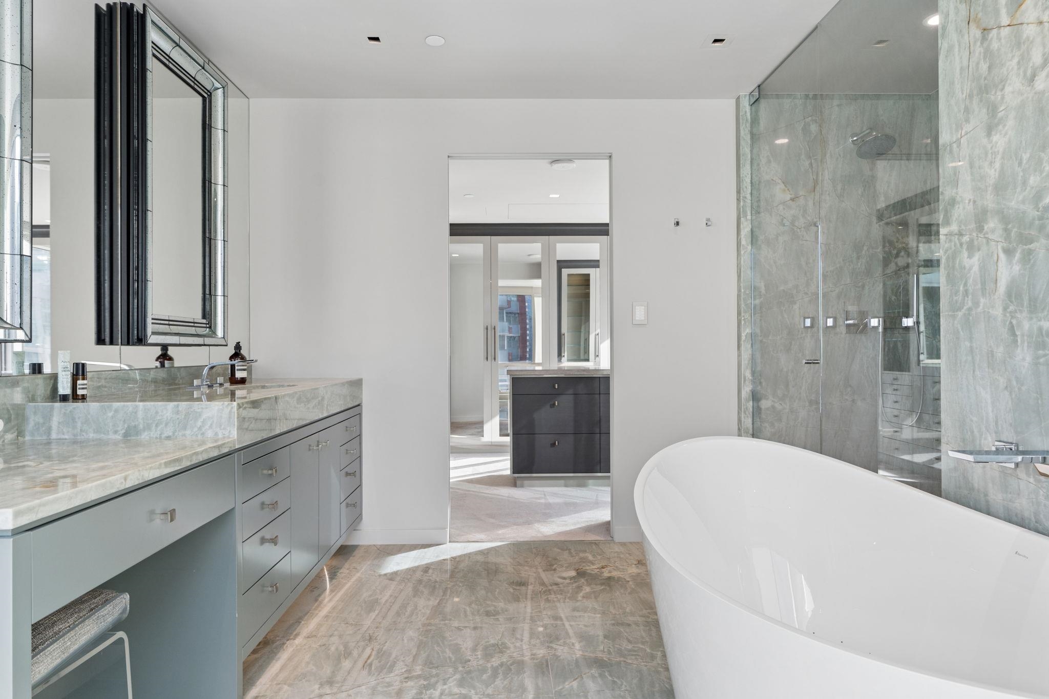 1701 1139 W CORDOVA STREET