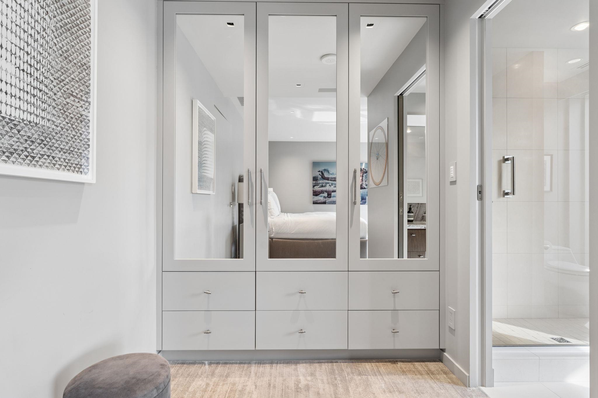 1701 1139 W CORDOVA STREET