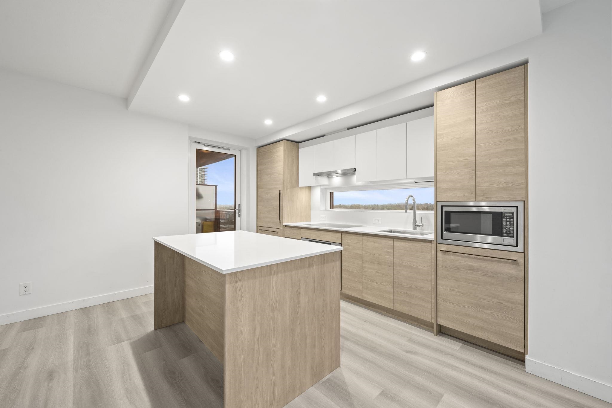 1204 13615 FRASER HIGHWAY