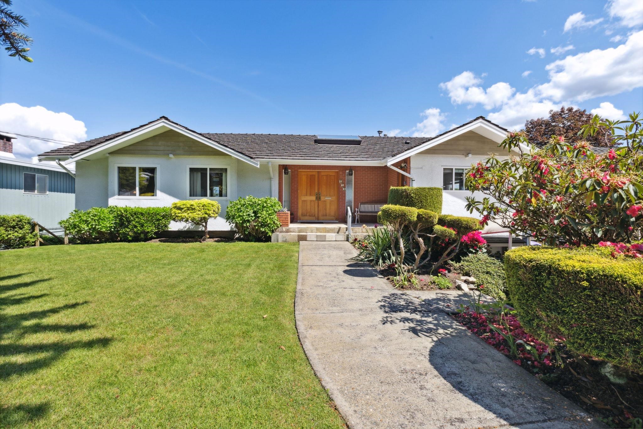 474 FAIRWAY DRIVE