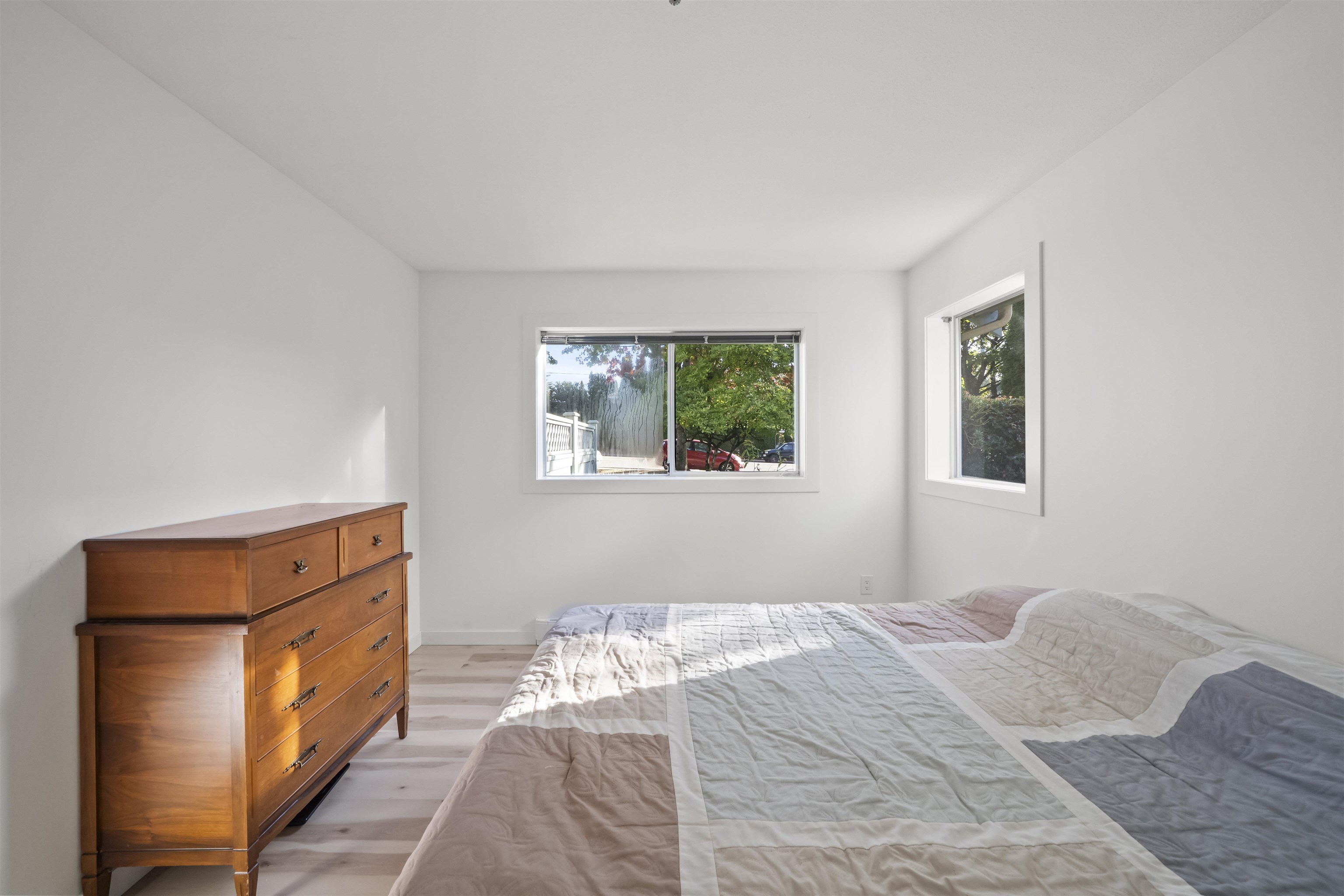 1 7110 BARNET ROAD
