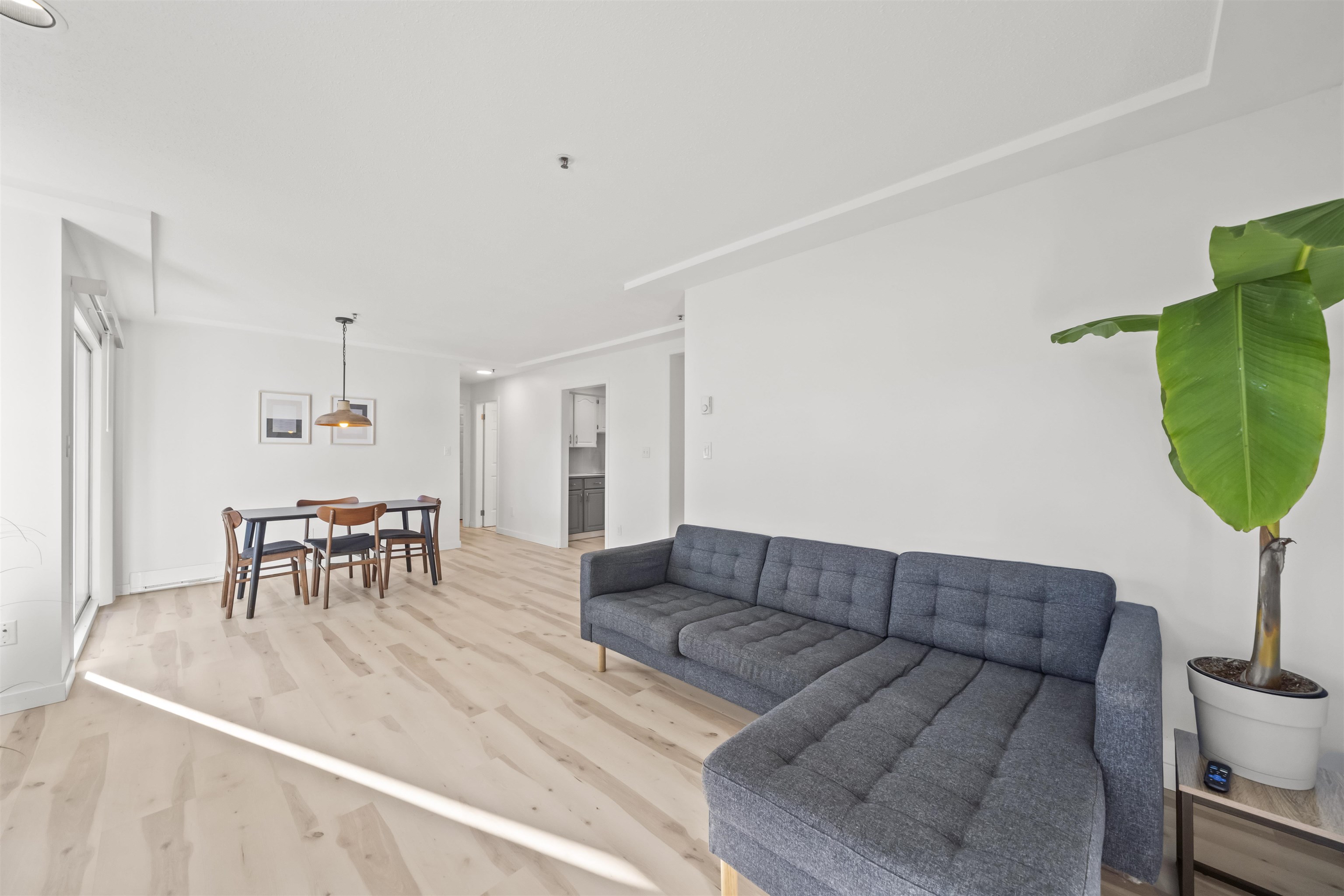 1 7110 BARNET ROAD