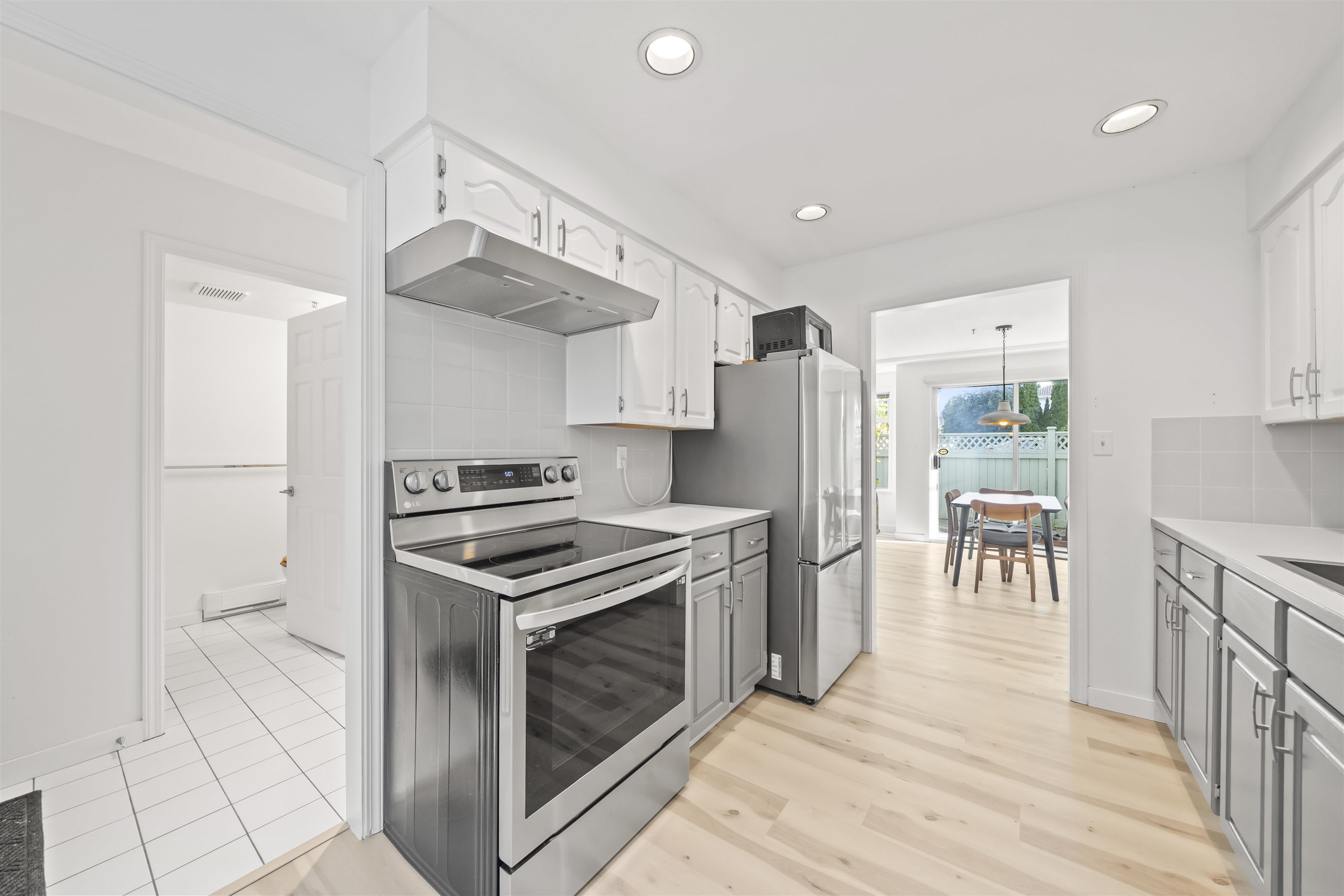 1 7110 BARNET ROAD