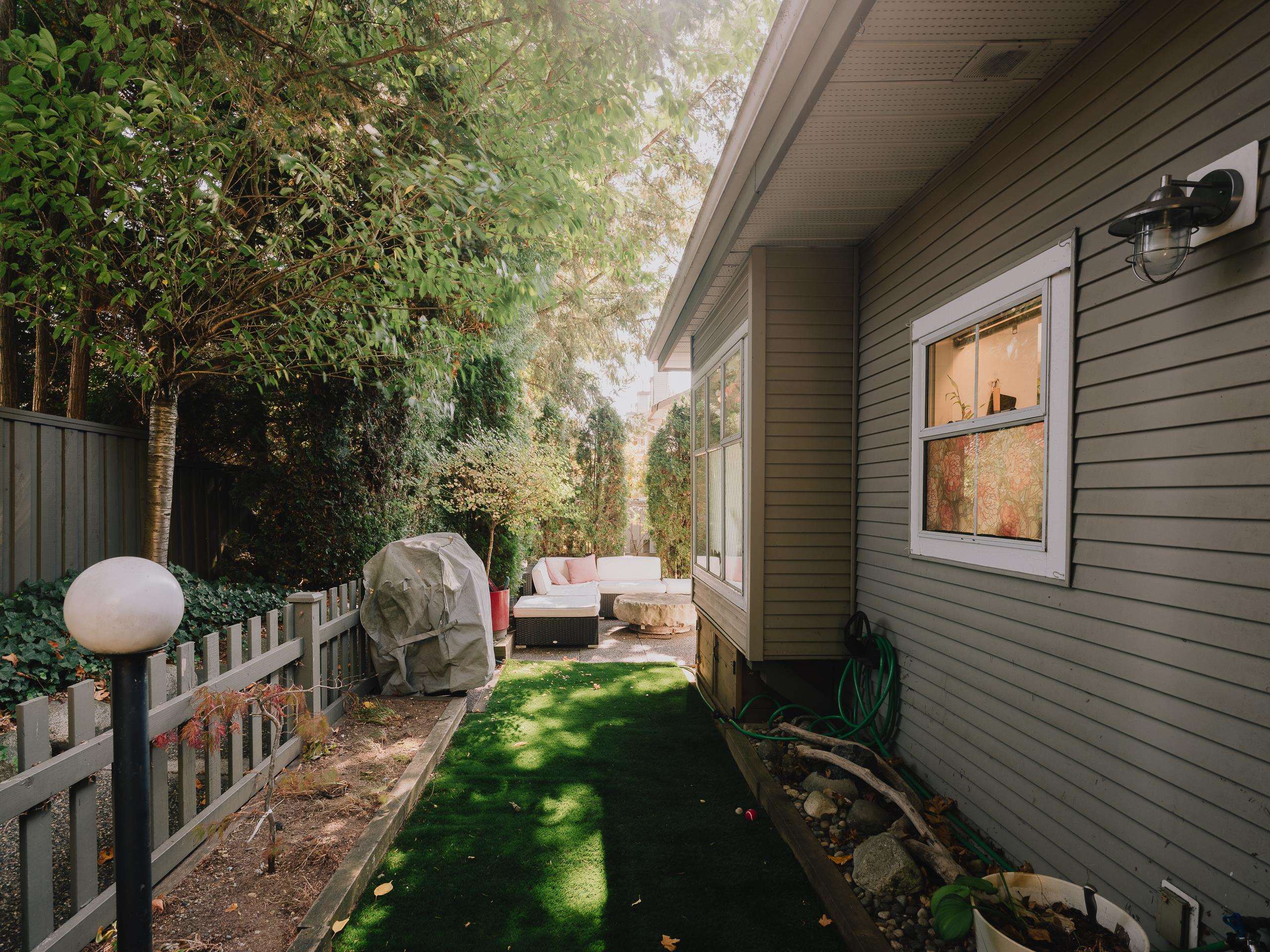 25 5988 HASTINGS STREET