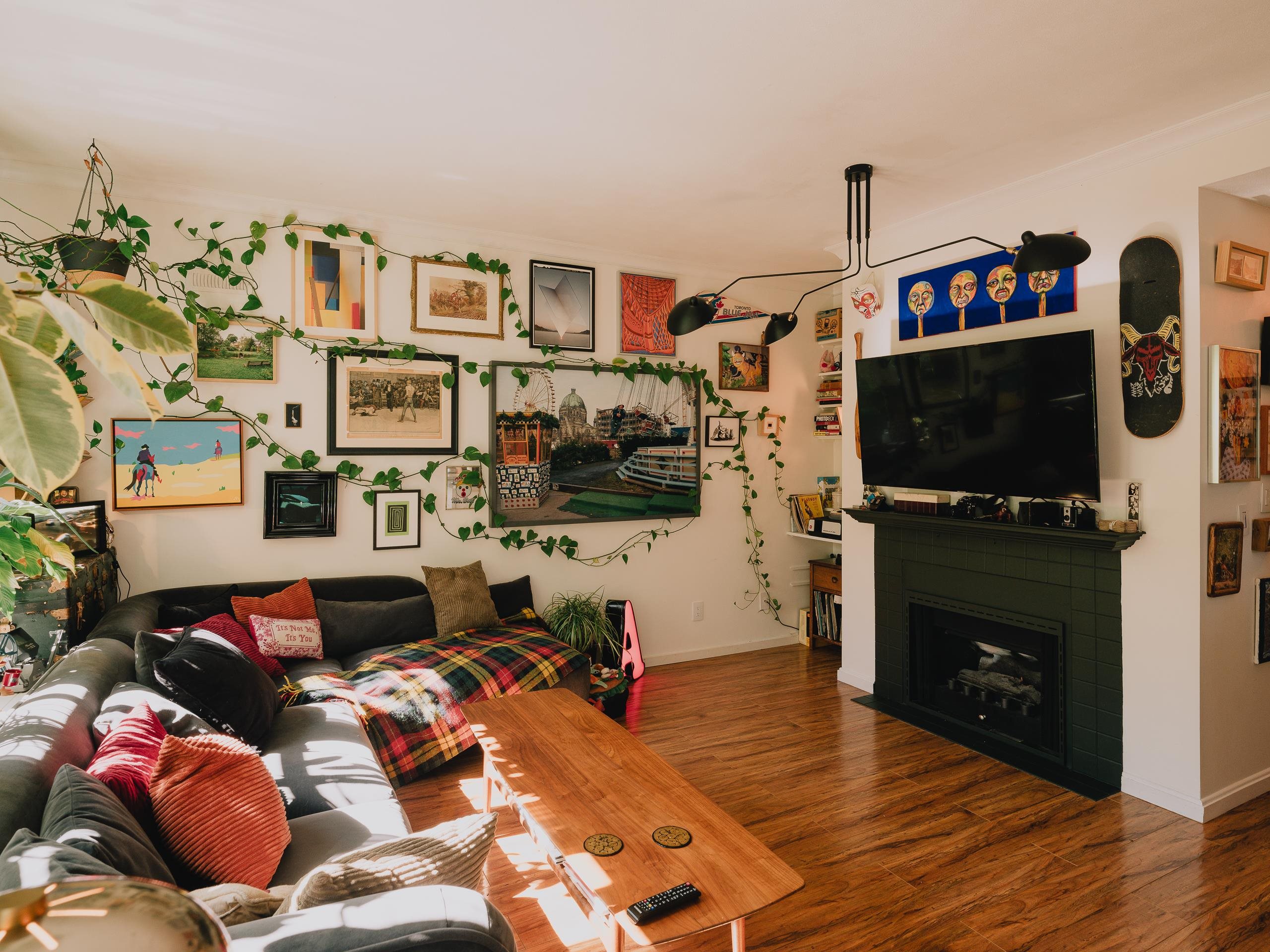 25 5988 HASTINGS STREET