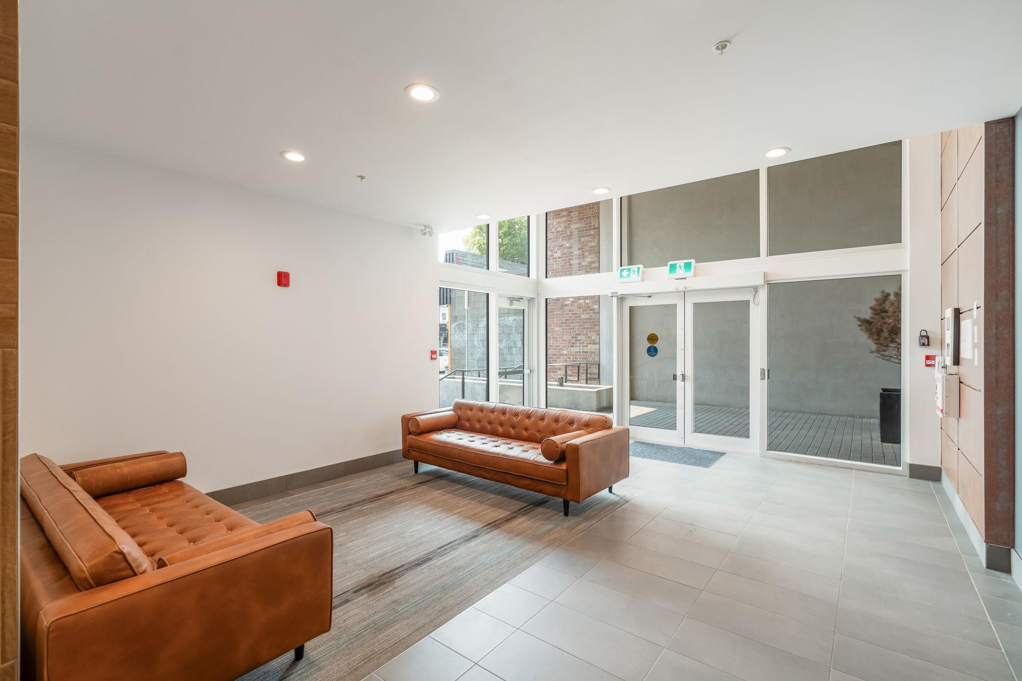 305 4223 HASTINGS STREET