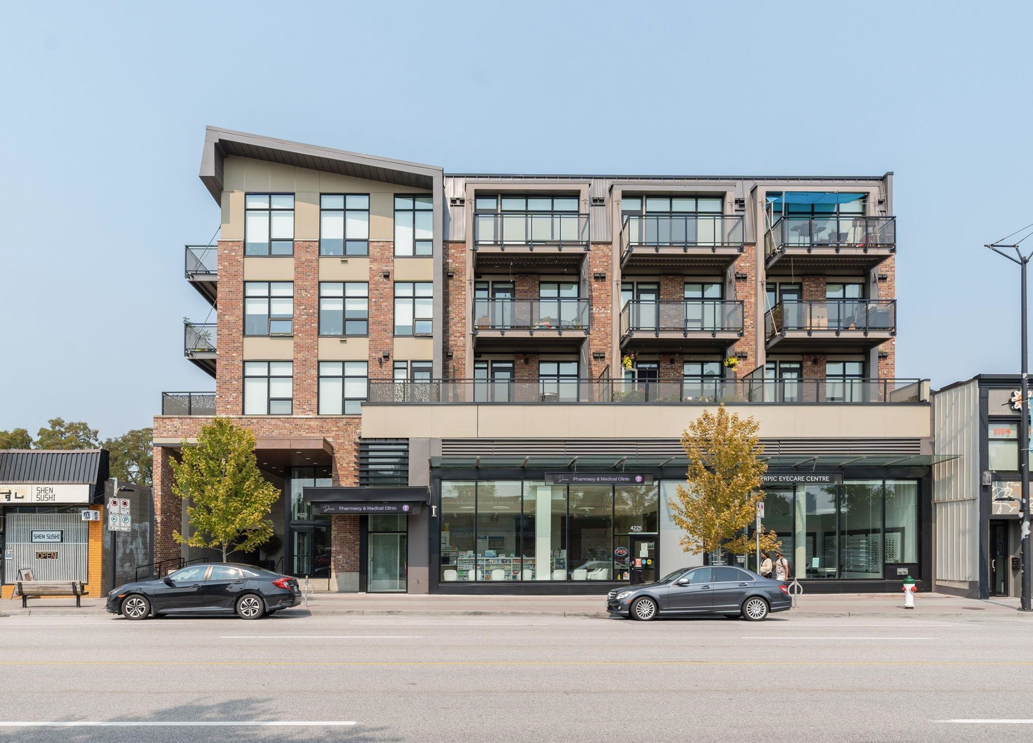 305 4223 HASTINGS STREET
