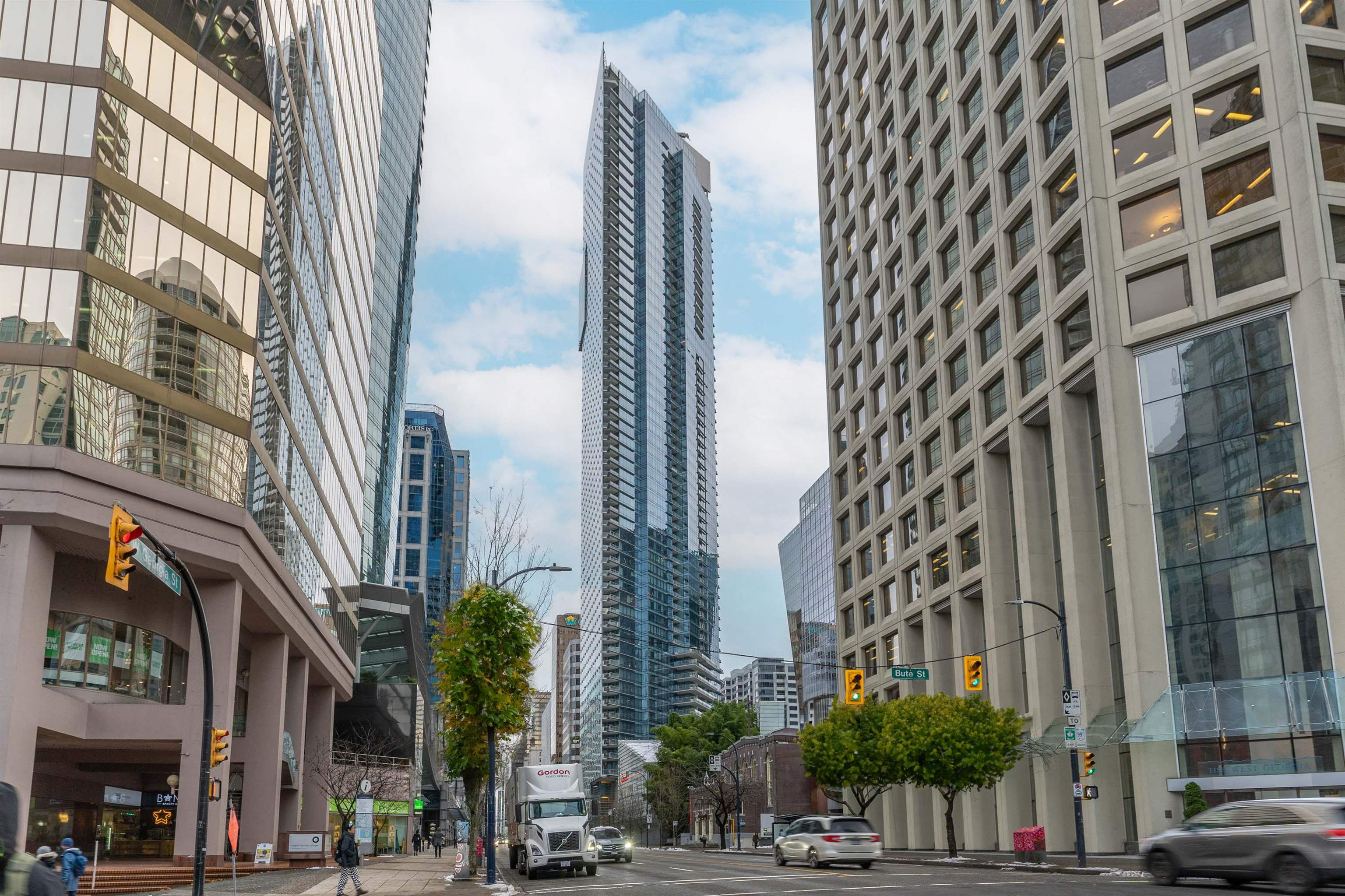 2704 1111 ALBERNI STREET