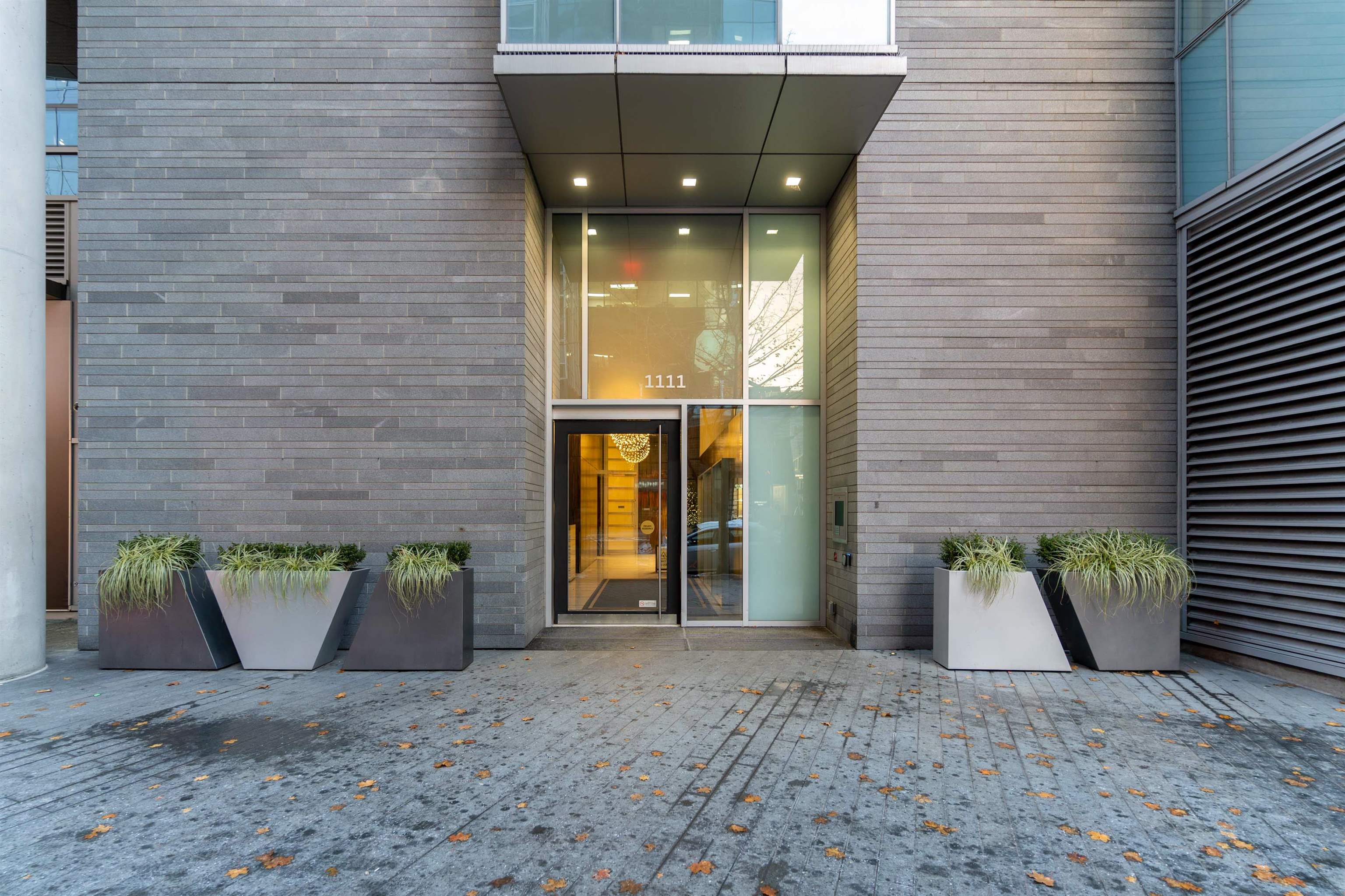 2704 1111 ALBERNI STREET