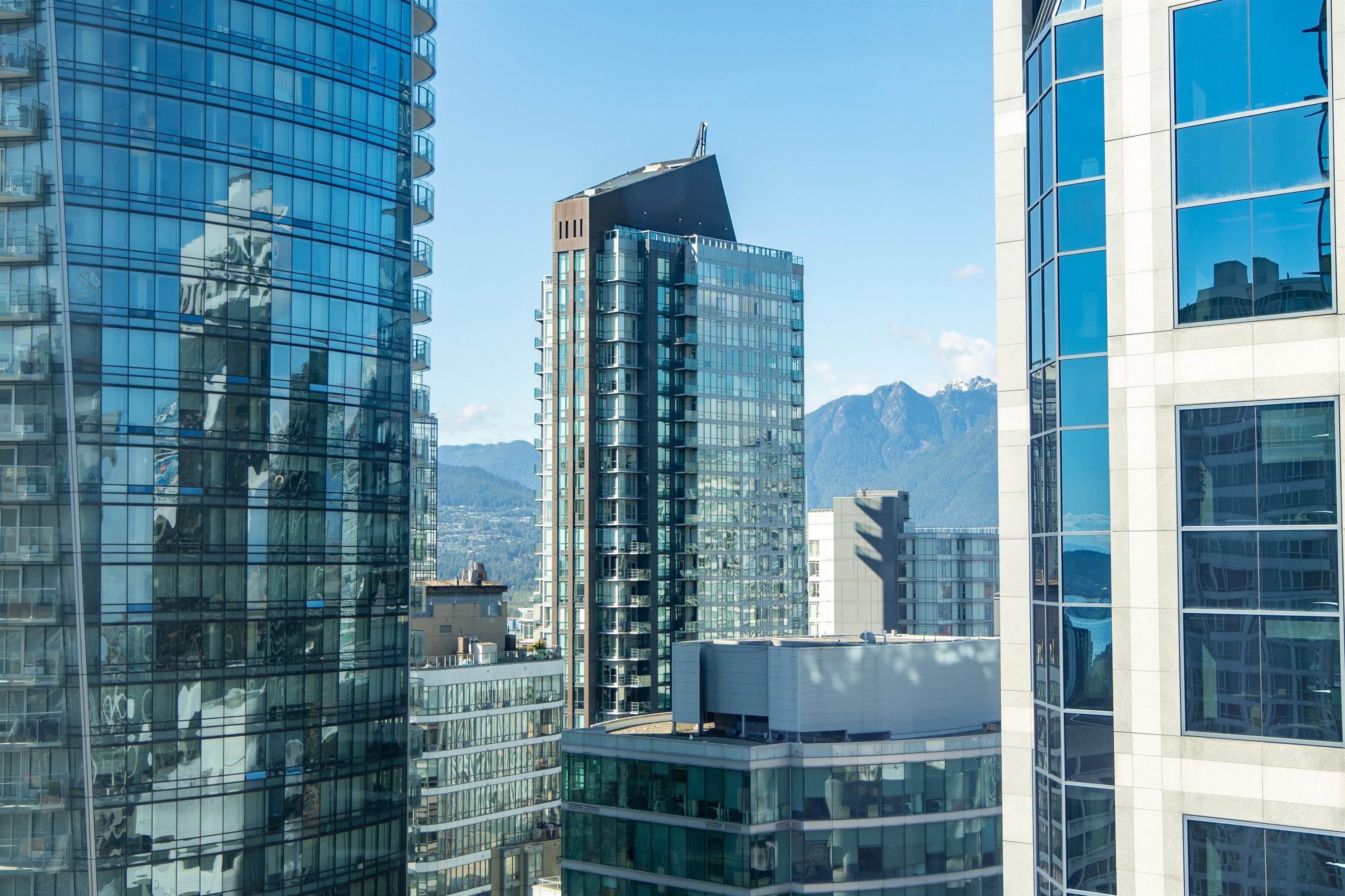 2704 1111 ALBERNI STREET