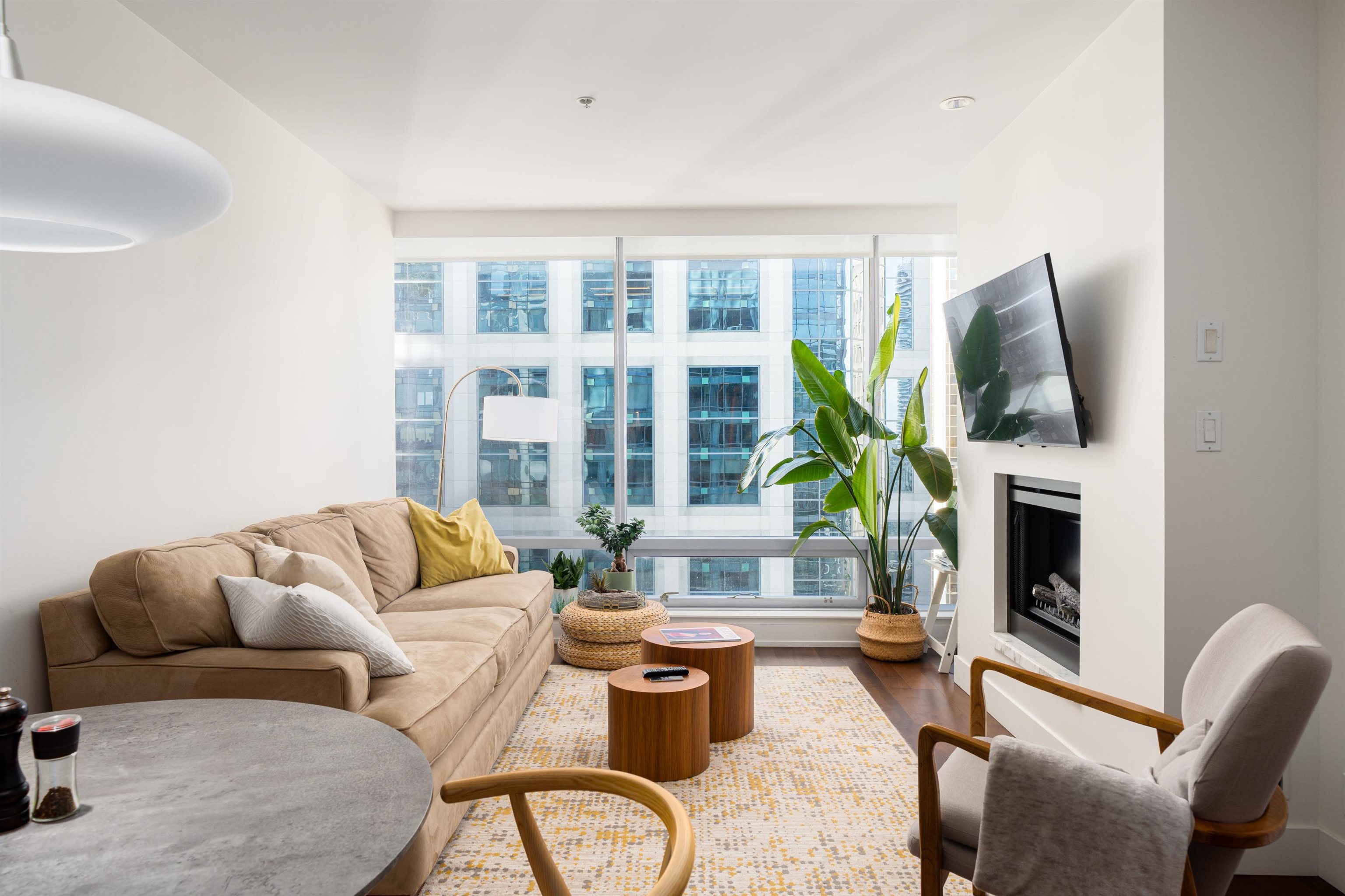 2704 1111 ALBERNI STREET