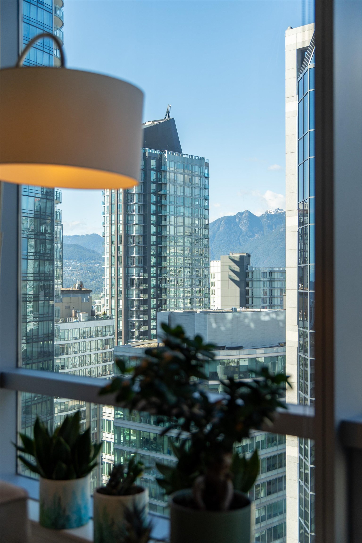 2704 1111 ALBERNI STREET