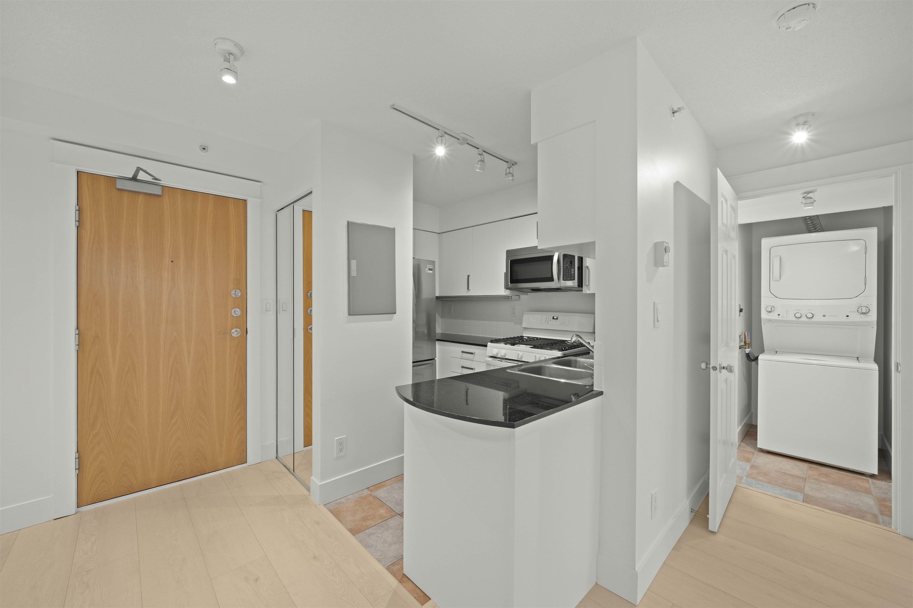 2501 63 KEEFER PLACE