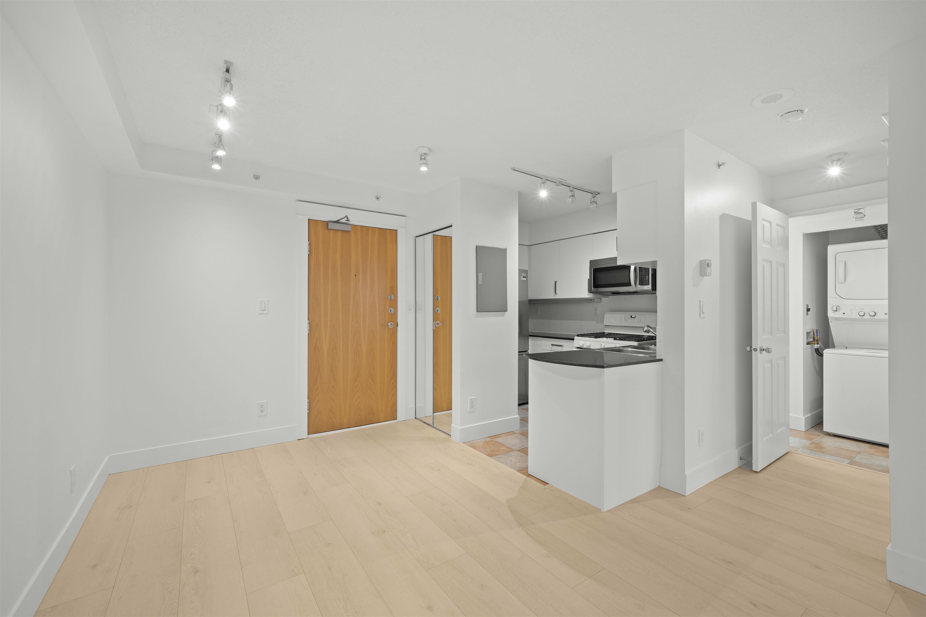 2501 63 KEEFER PLACE