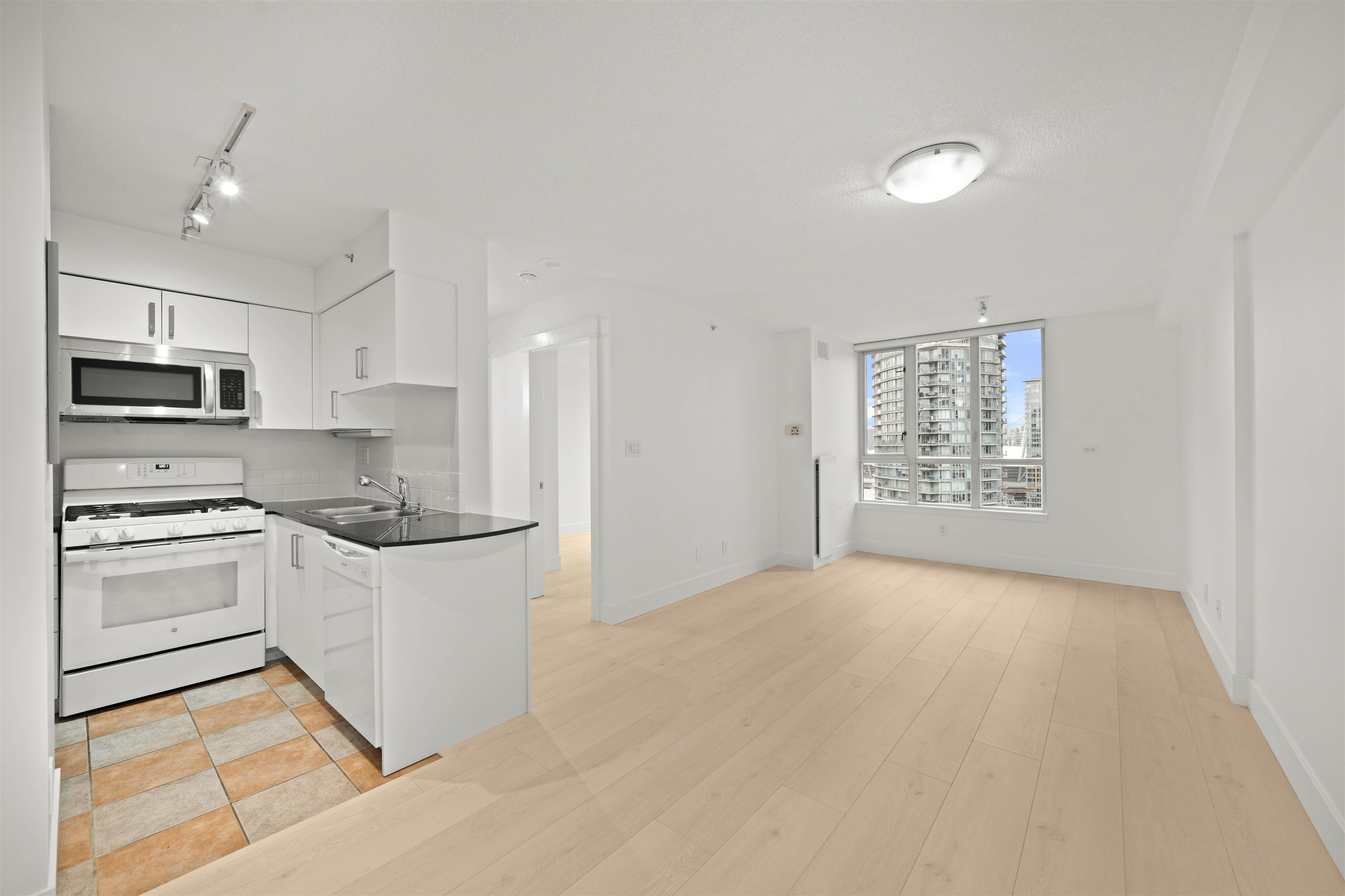 2501 63 KEEFER PLACE