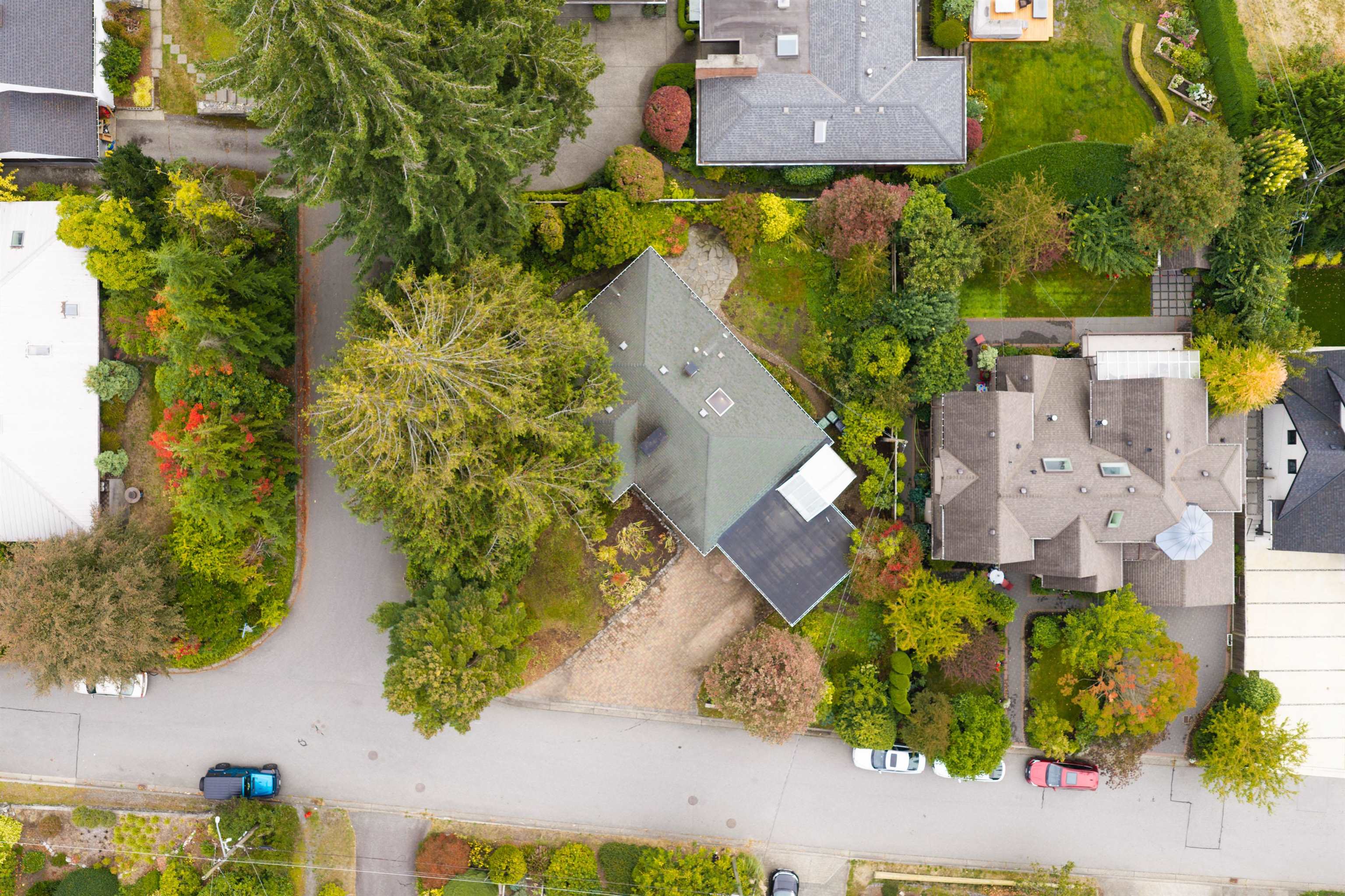 3692 SUNNYCREST DRIVE