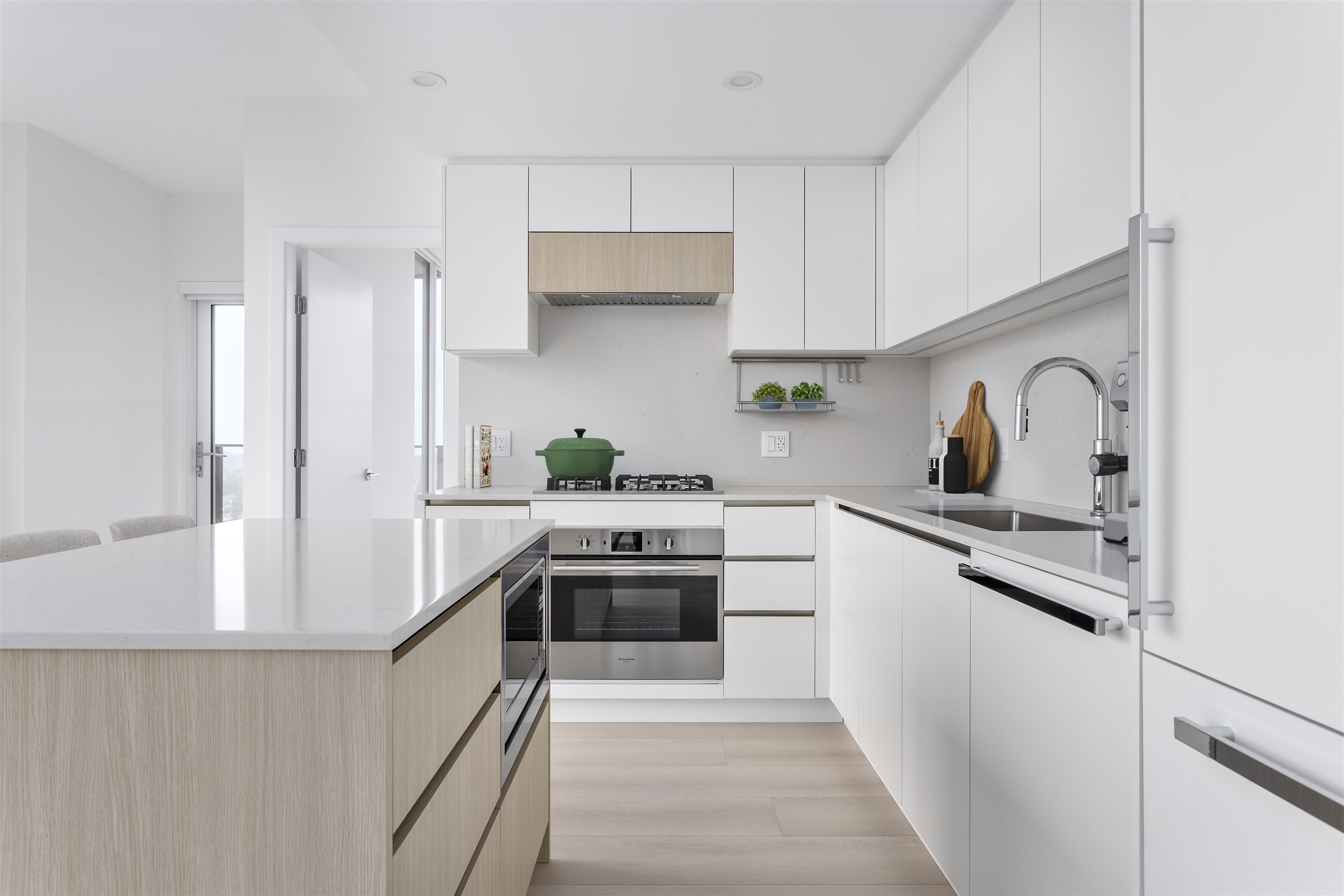 1904 13573 98A AVENUE