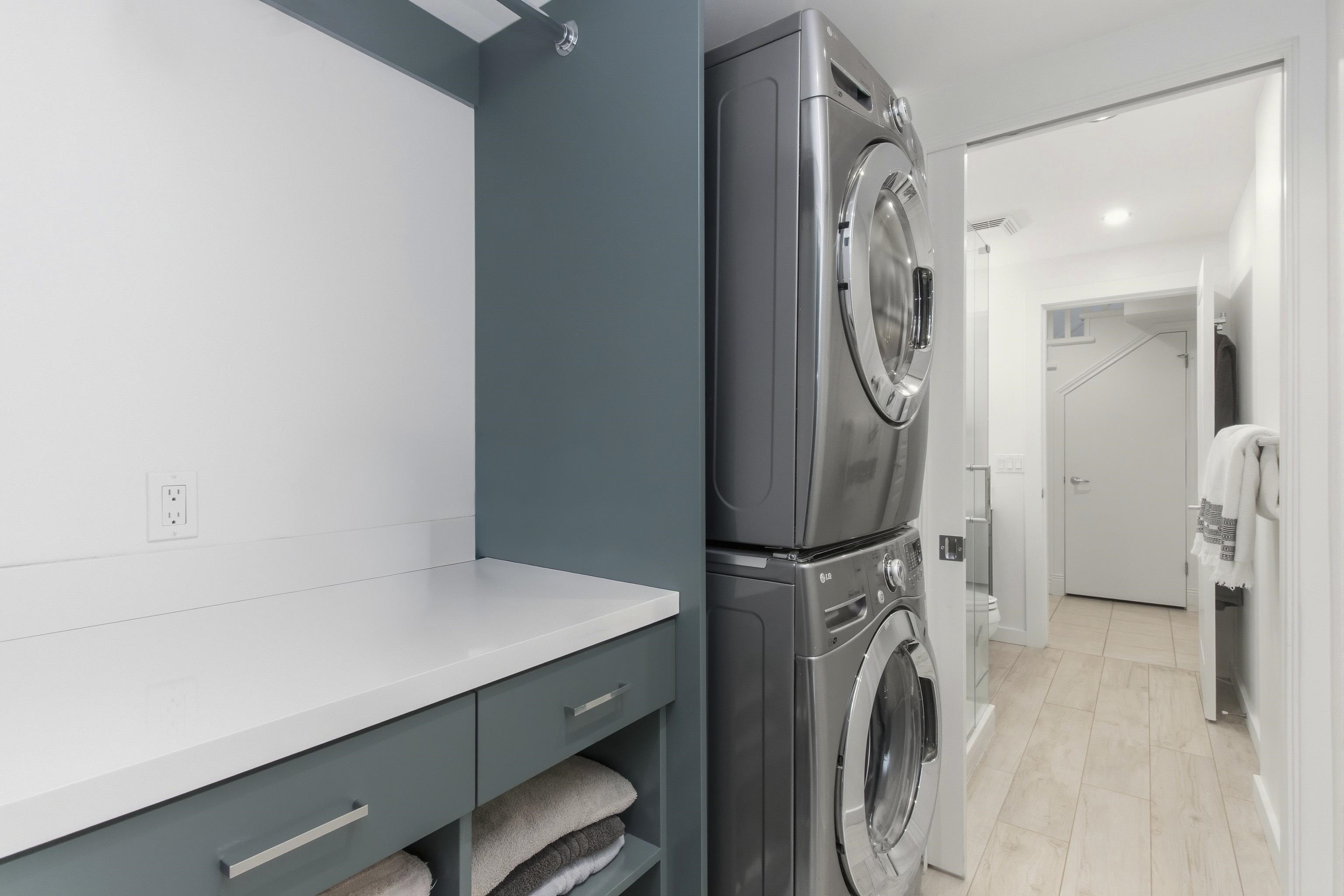 25 WHITECAP COURT