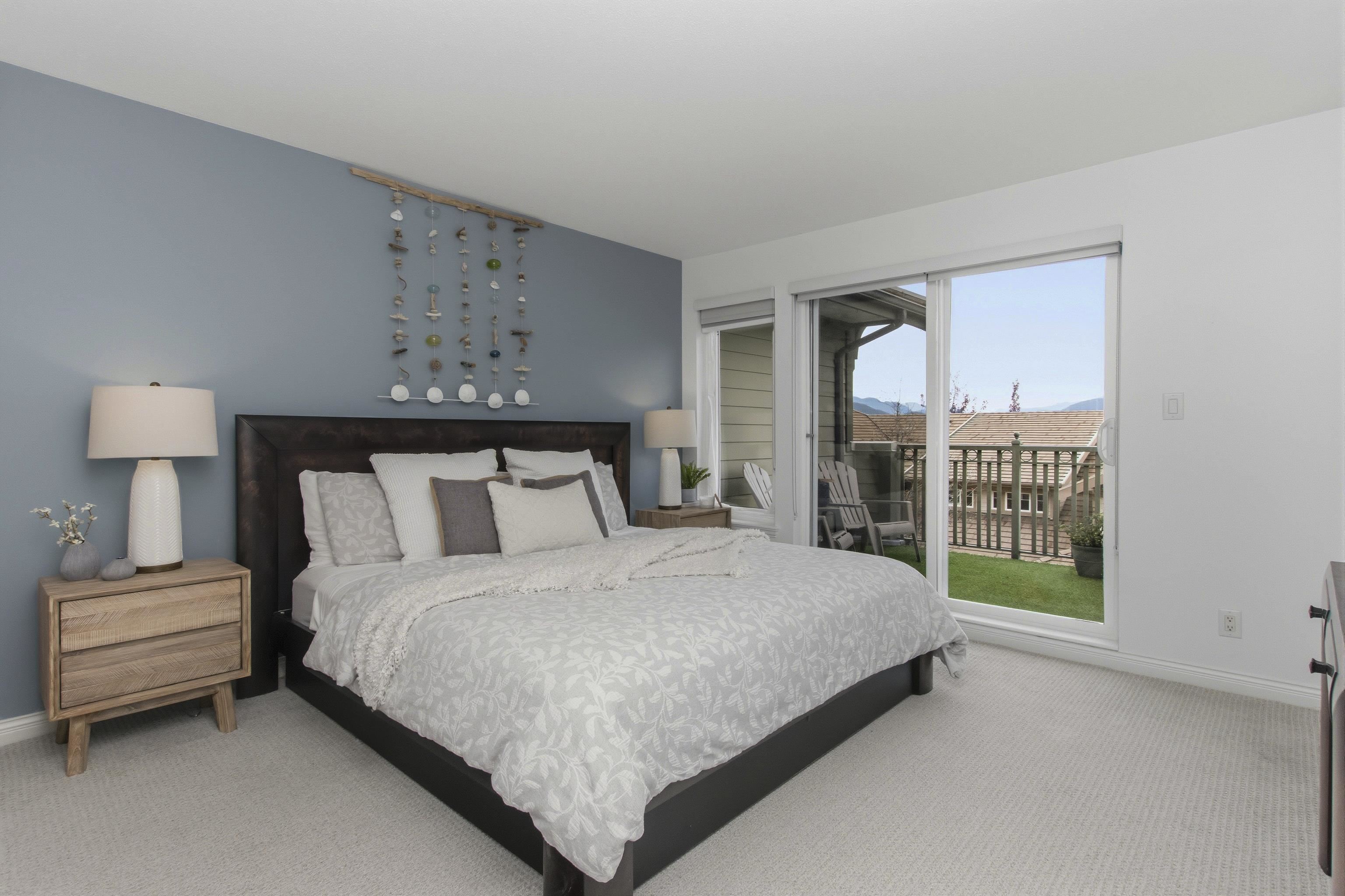 25 WHITECAP COURT