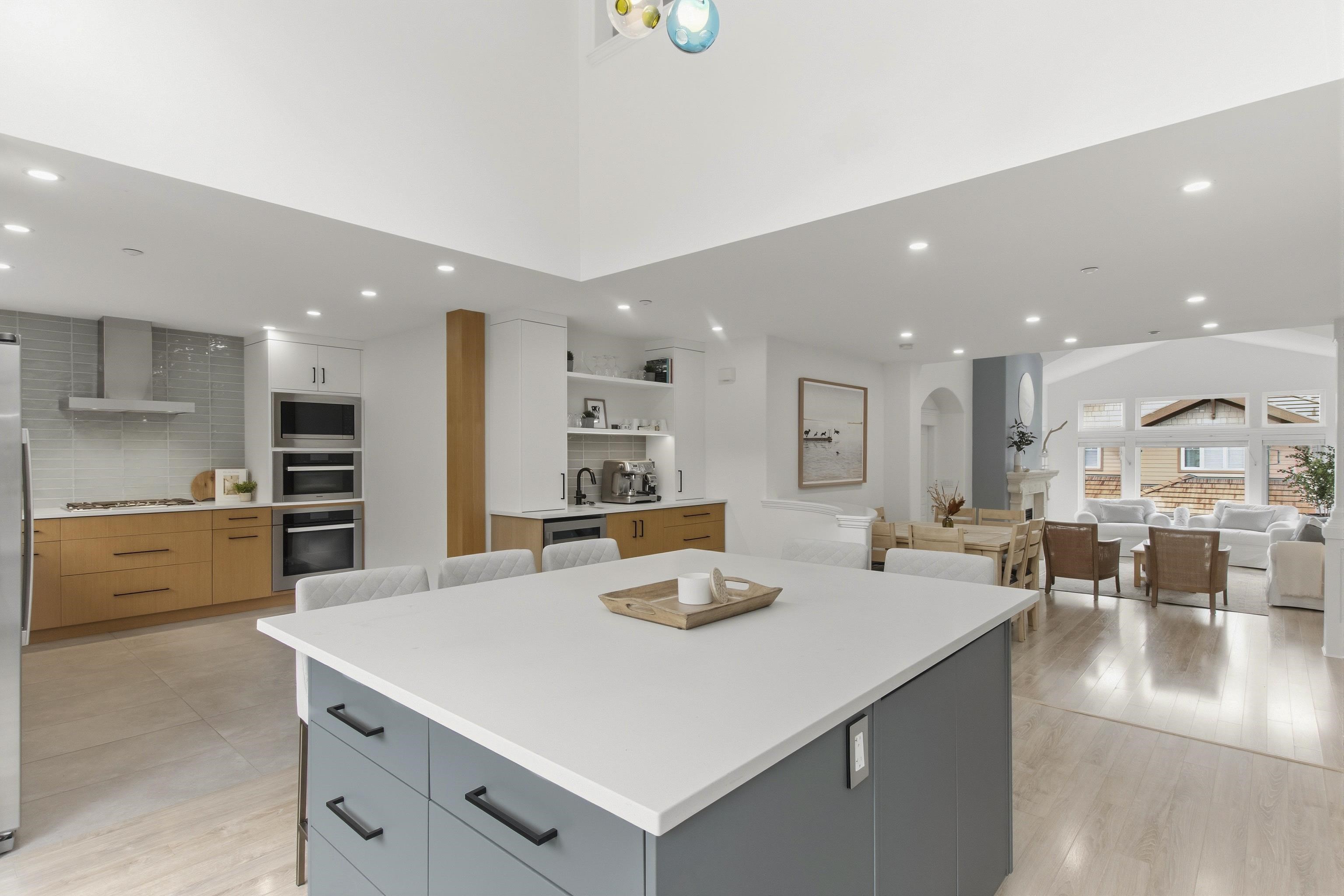 25 WHITECAP COURT