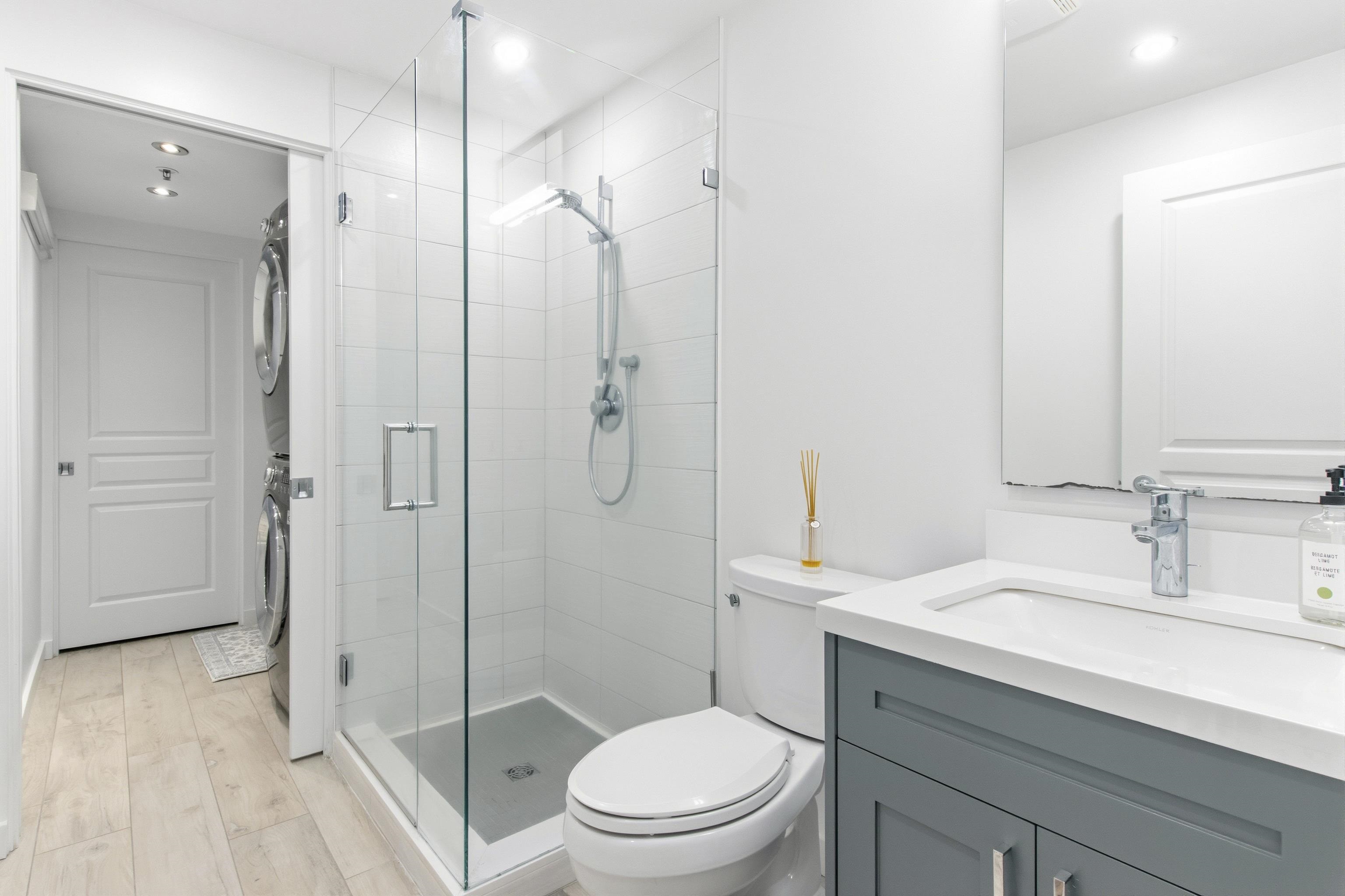 25 WHITECAP COURT