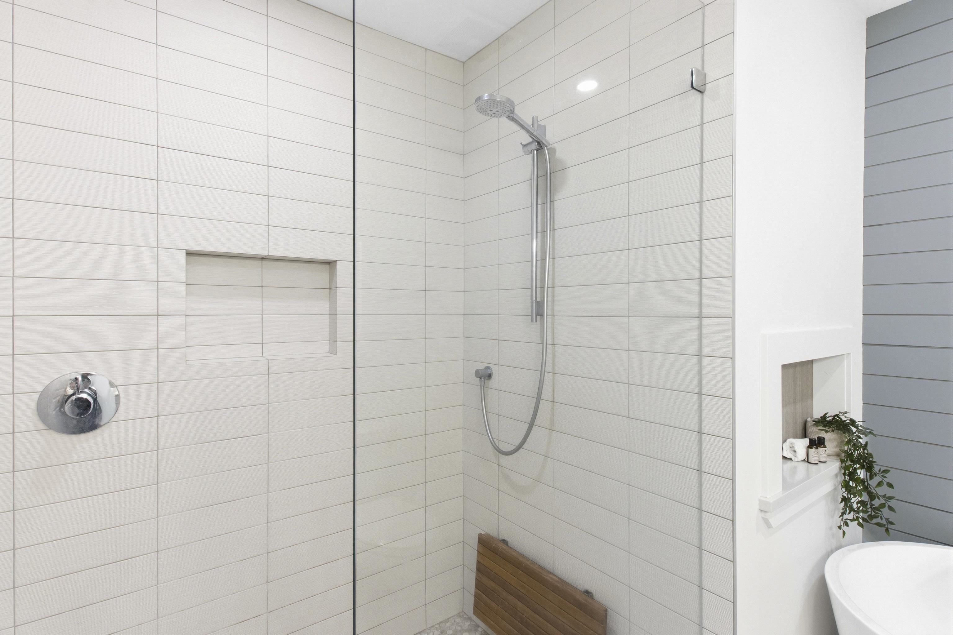 25 WHITECAP COURT