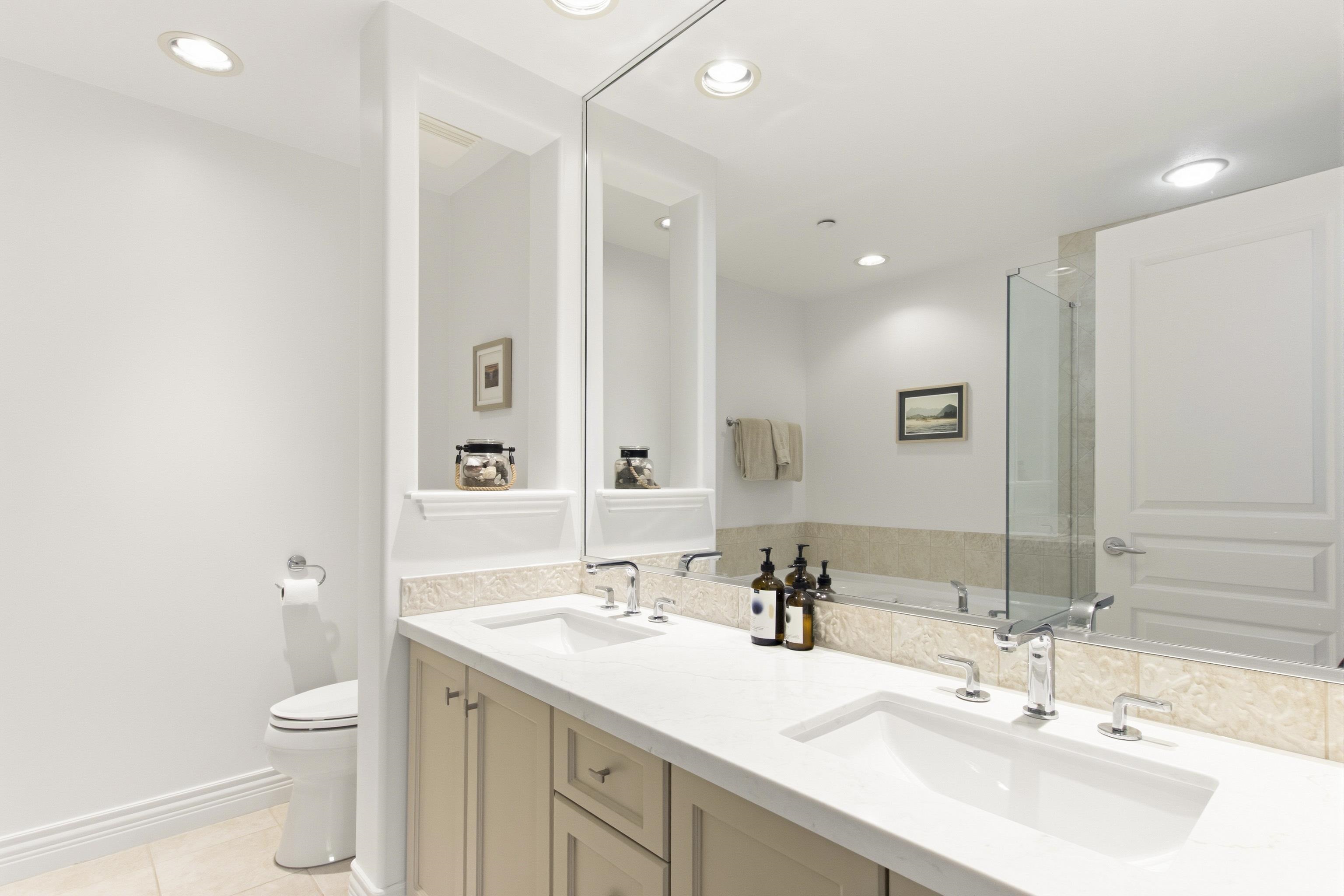25 WHITECAP COURT