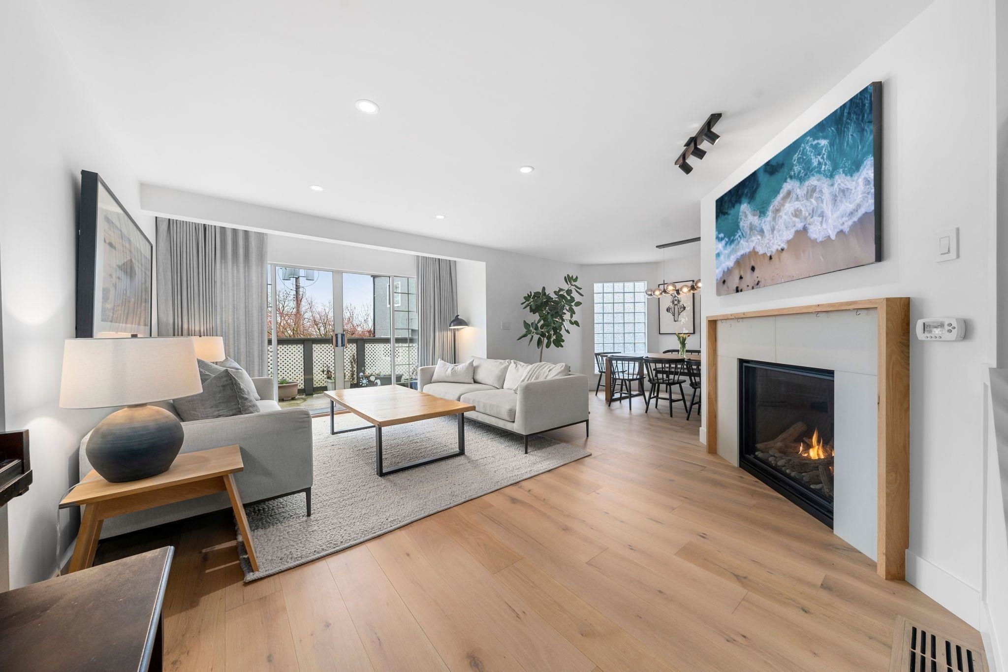 1 224 W 16TH STREET
