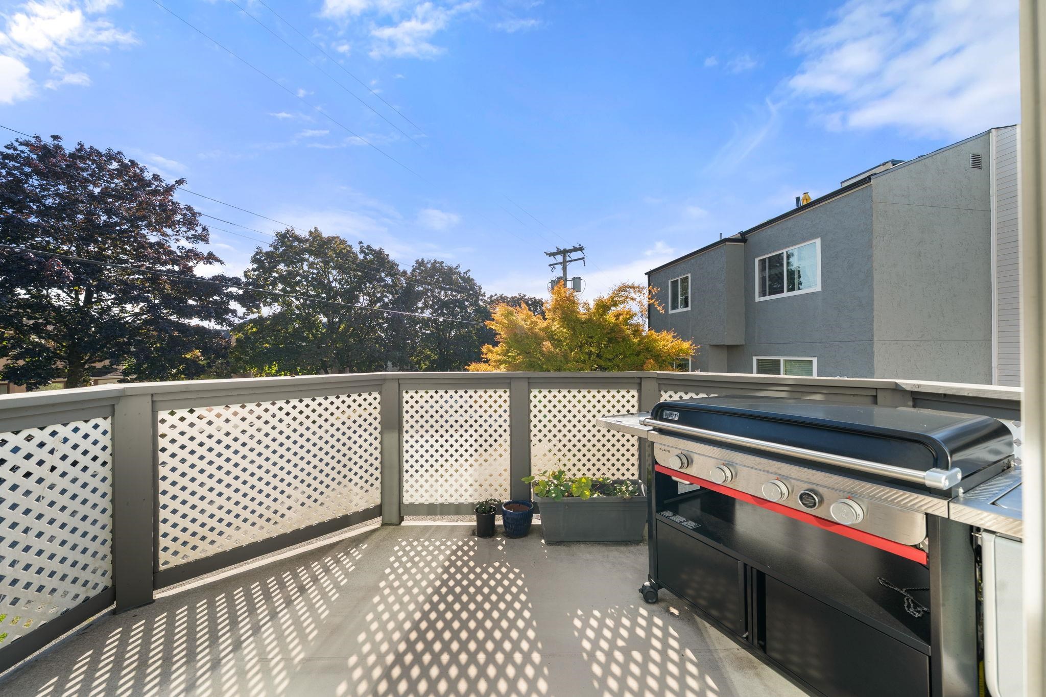 1 224 W 16TH STREET
