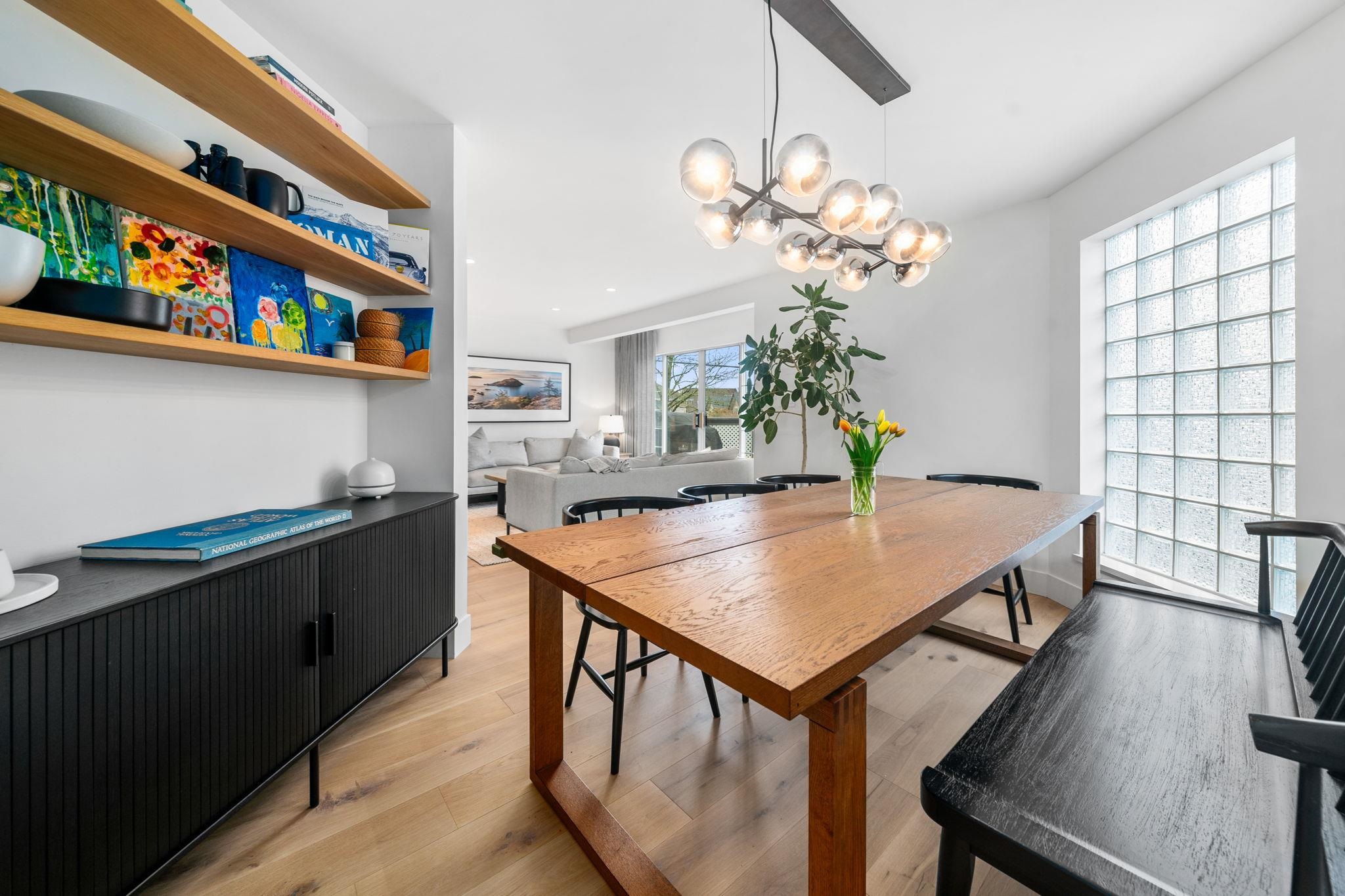 1 224 W 16TH STREET